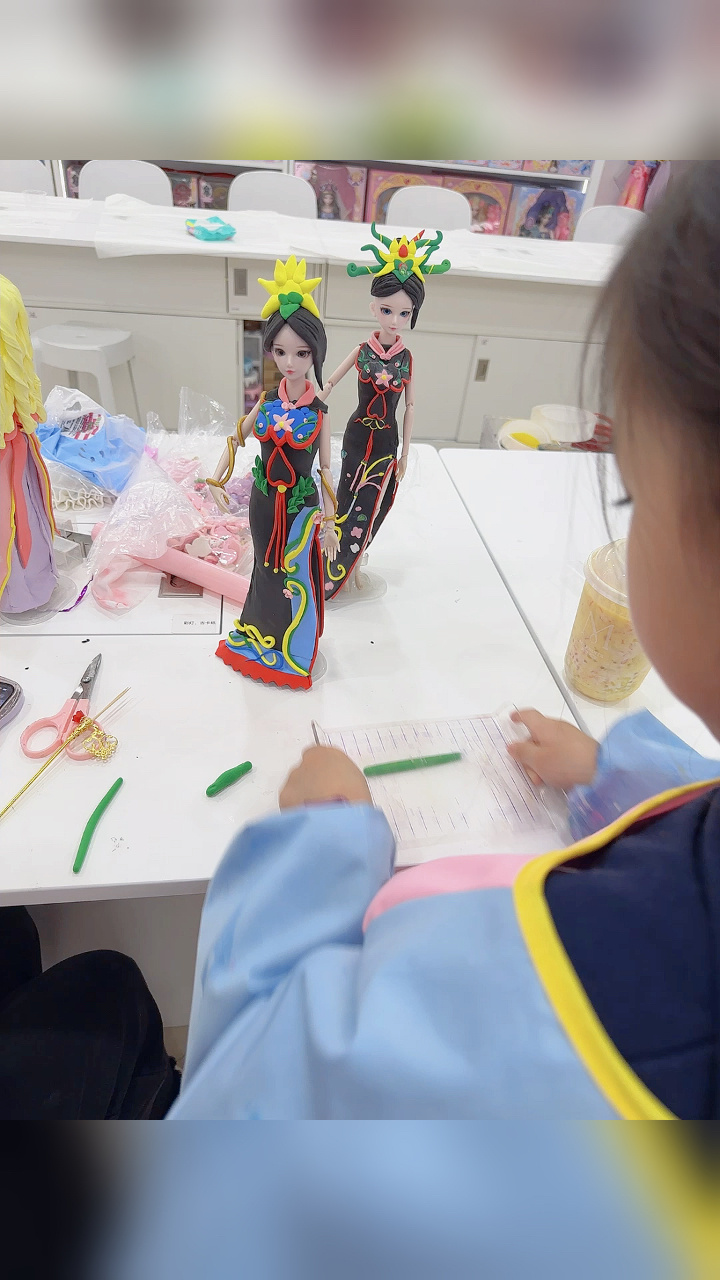 粘土叶罗丽手工制作 我们的老师既能教你做手工还能跟你聊剧情