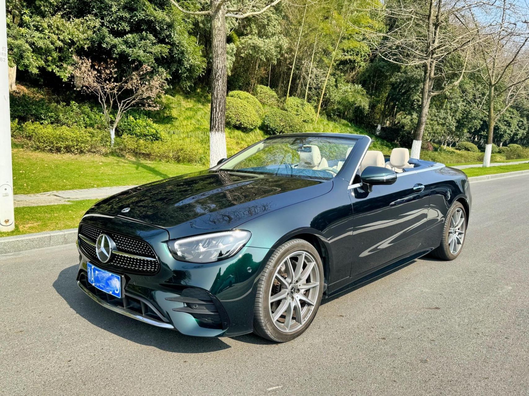 奔驰e260 coupe  4matic 敞篷 22年8月,仅8900公里 小姐姐一手 极品