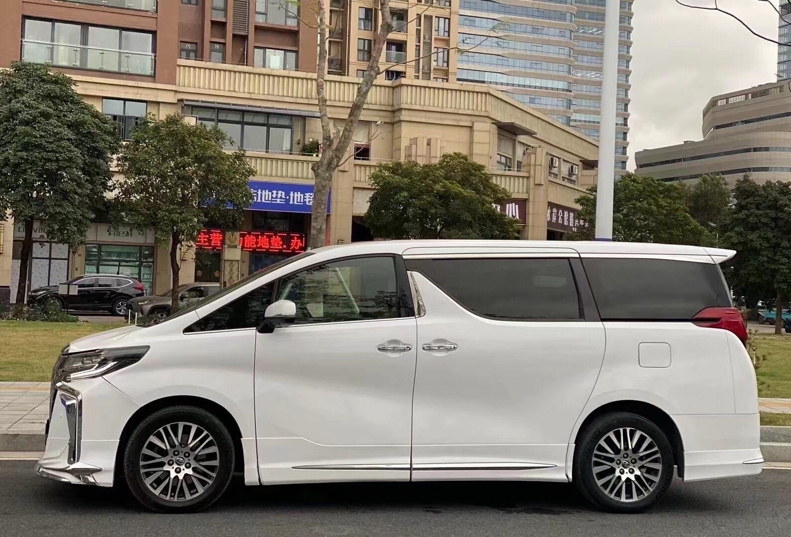 2017年4月 陆地头等舱丰田埃尔法 3.