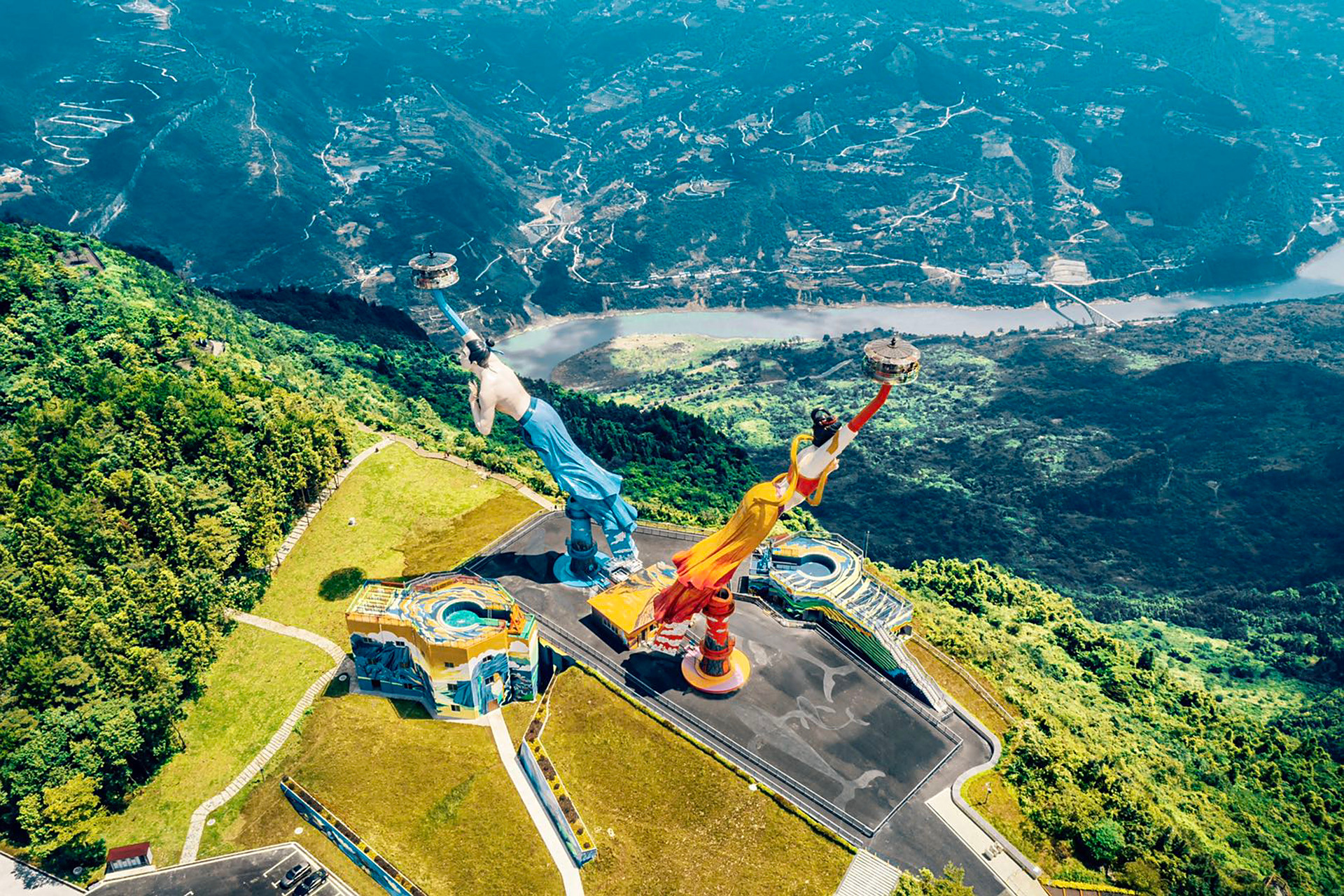 抖音网红地重庆61飞天之吻 95夏天,带你到重庆-武隆打卡抖音热门