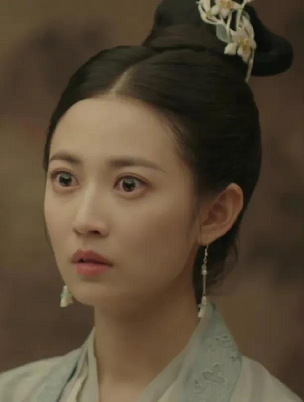 陈钰琪的眼睛大是大,但是感觉有点凸诶