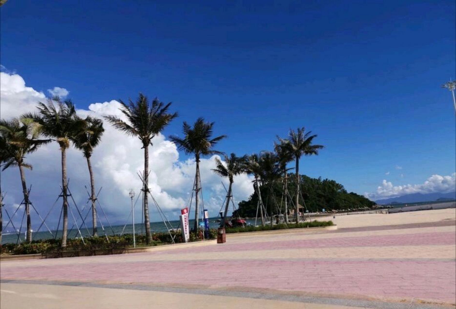 惠州市大亚湾高新开发区,黄金海岸海滩  大亚湾黄金海岸,位于广东省