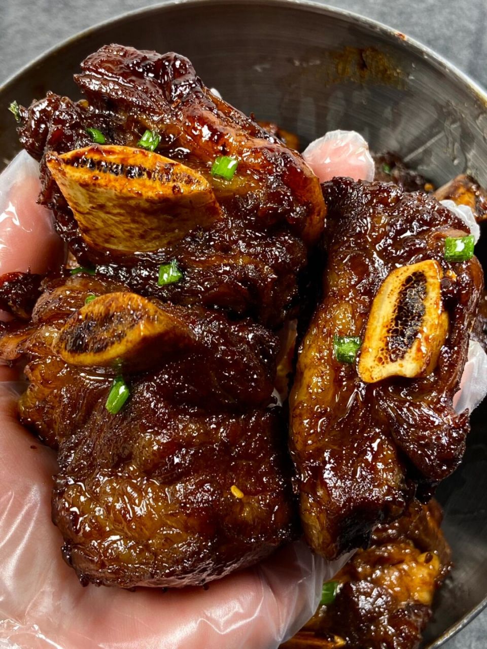 焦香的红烧牛肋排一出锅就惊艳到我了,香迷糊了!