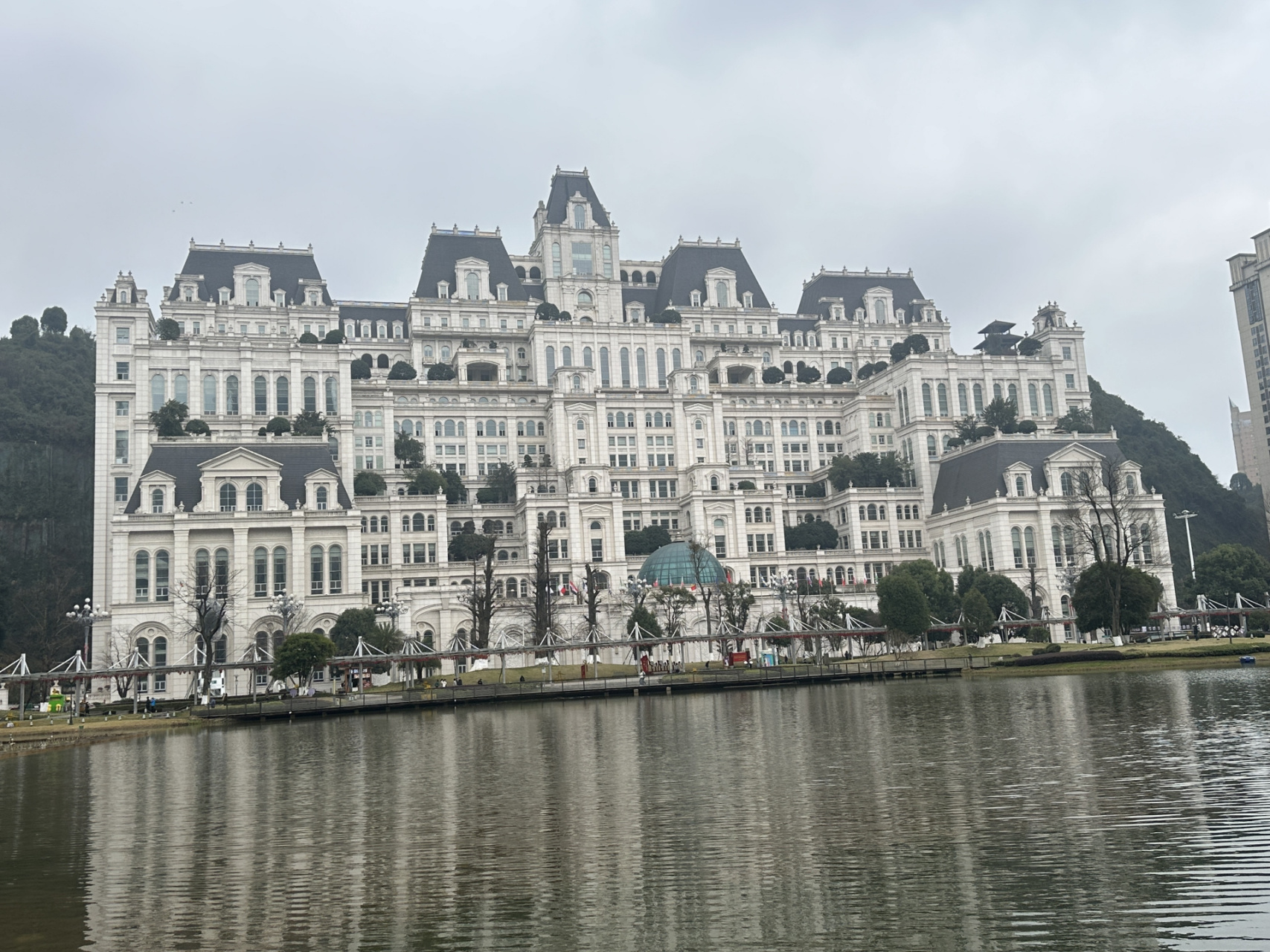 贵阳拍照|超级豪华的白宫机位分享 来贵阳吃了超多特产 也拍了好多