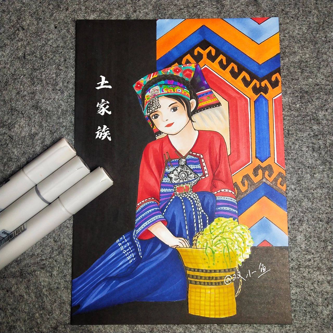 临摹转发需标明出处 土家族服饰的结构款式以俭朴实用为原则,喜宽松