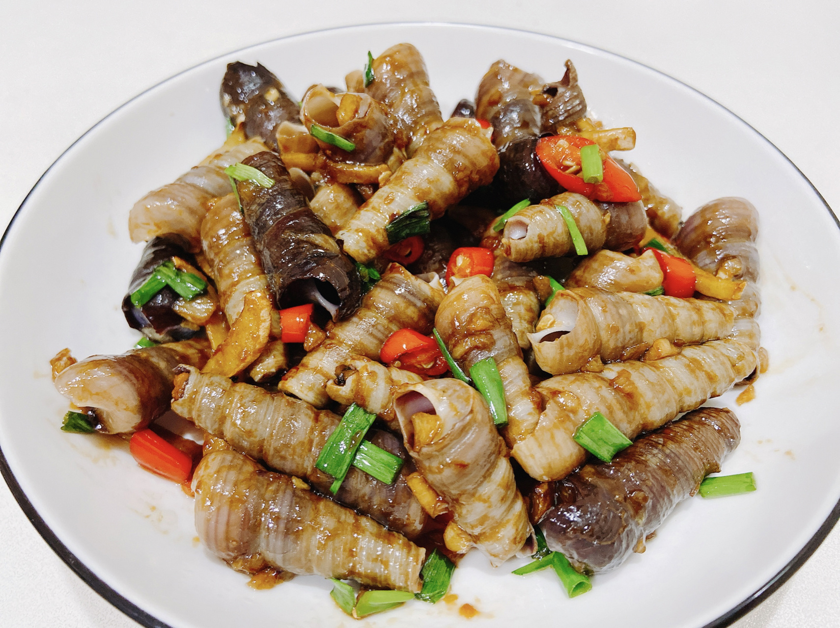 好吃到舔盘97 钉螺也叫丁螺,是我小时候最喜欢的一道菜式之一.
