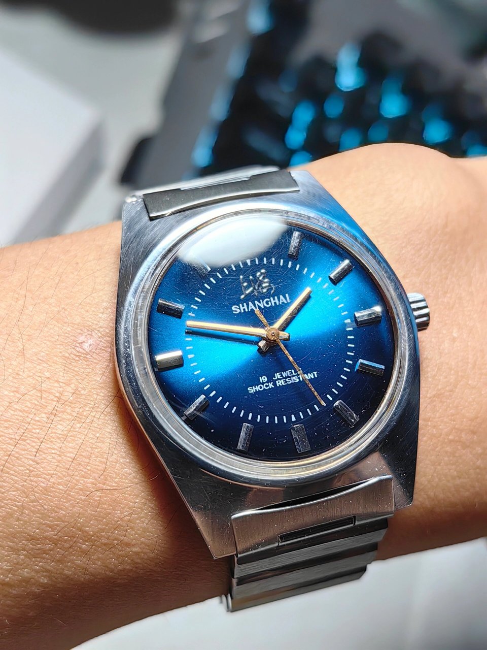 70年代上海牌手表7120彩盘 1979年制造,7120统一机芯,全钢防震,拉丝