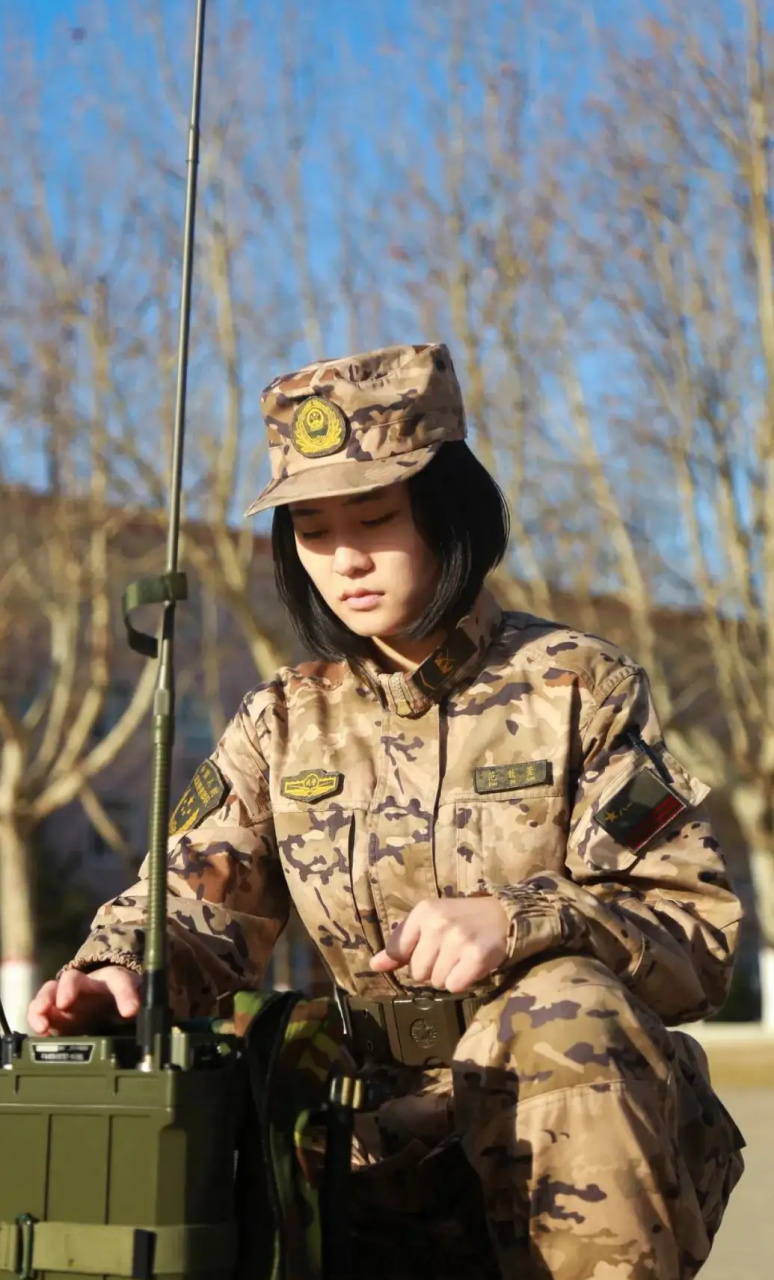 美丽的武警女兵