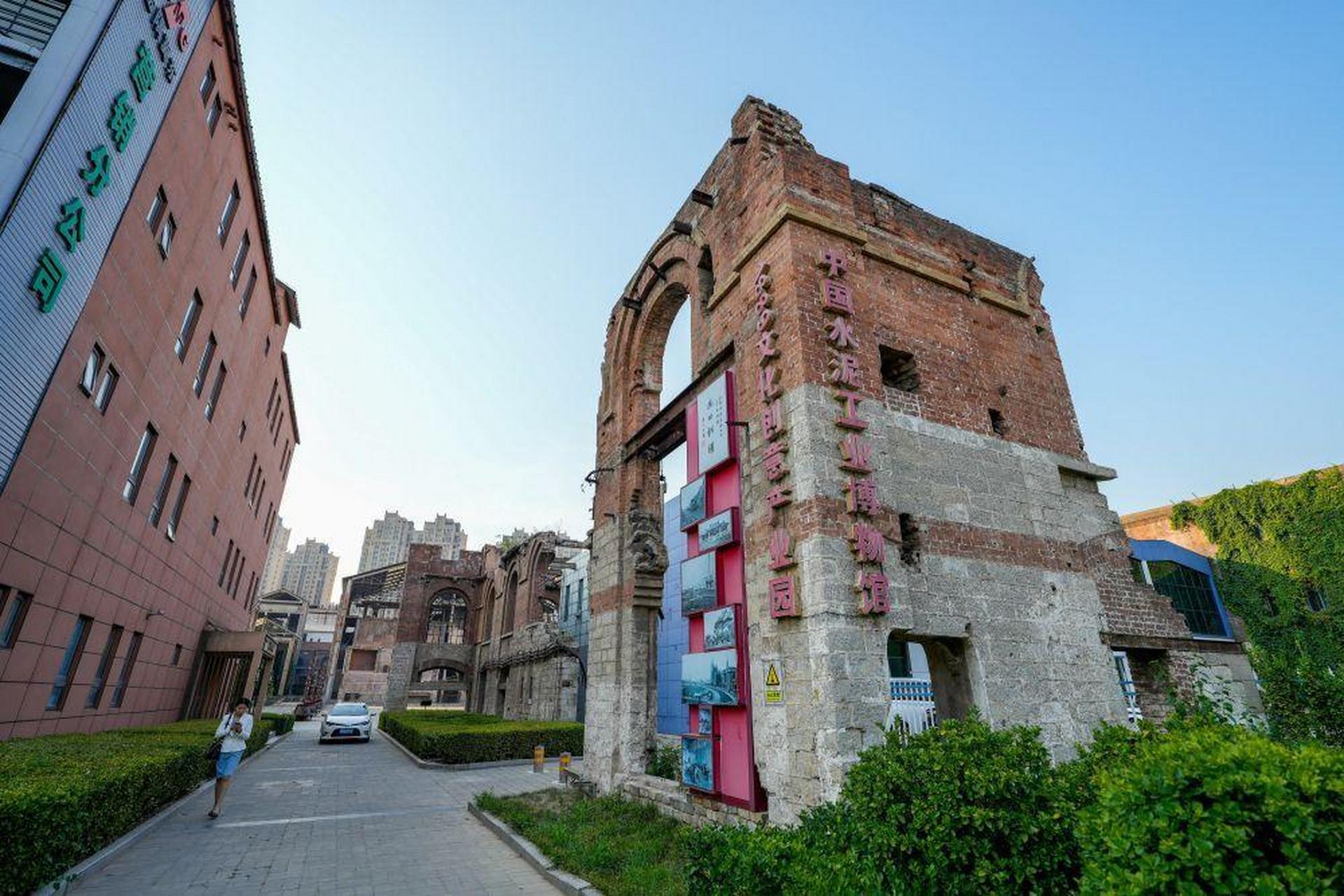 光影唐山# 【唐山:工业遗存变身文创产业园】位于河北省唐山市路北区