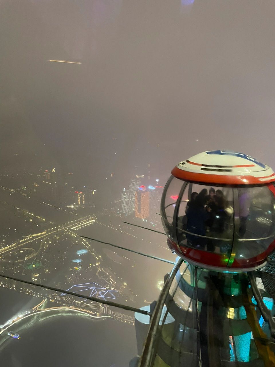 飞鸟乐园打车回酒店稍作休息,吃了晚饭坐地铁到广州塔,因酒店离广州塔