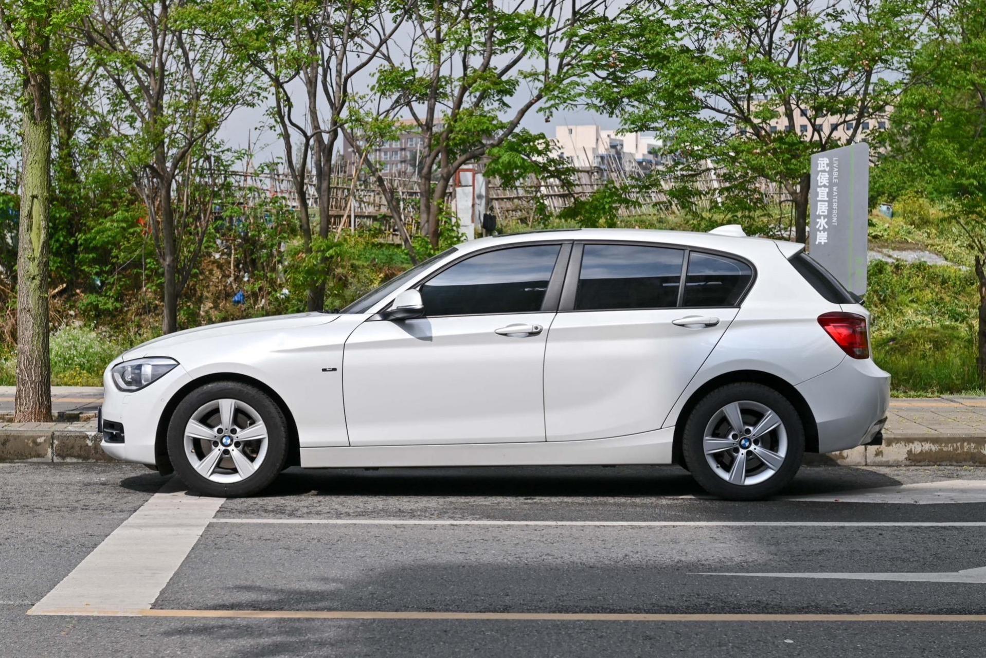 越发稀有的运动后驱两厢车,宝马118i.