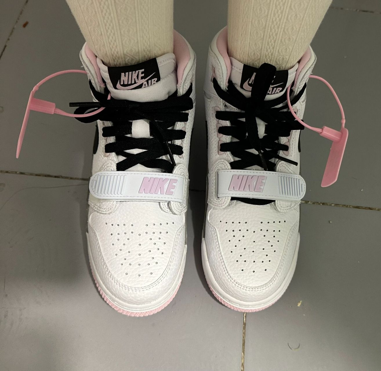 aj312樱花粉白拔草啦～ 没有滤镜下的樱花粉,又仙又好搭配衣服,秋冬