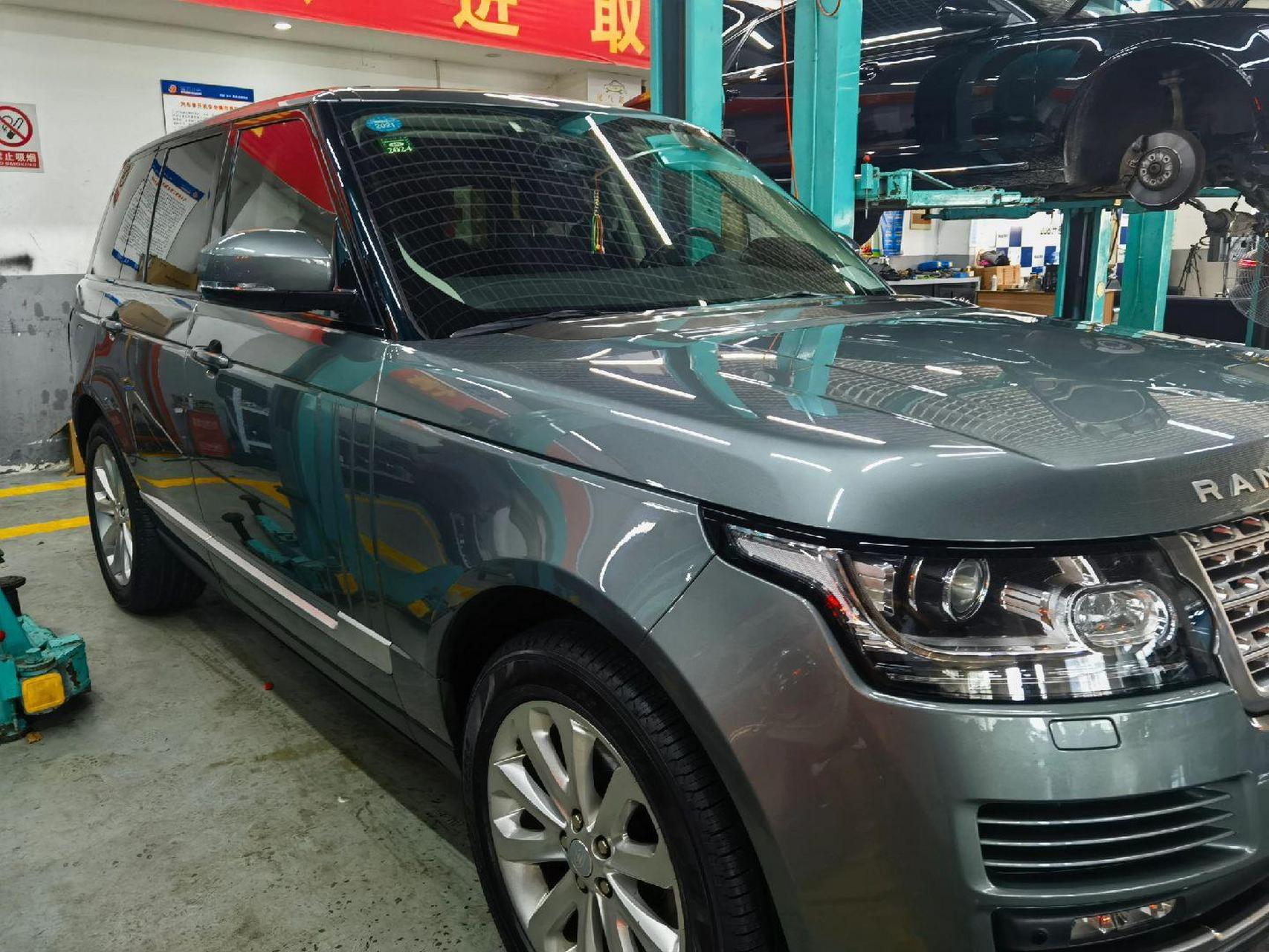 大路虎更换碳罐电磁阀.