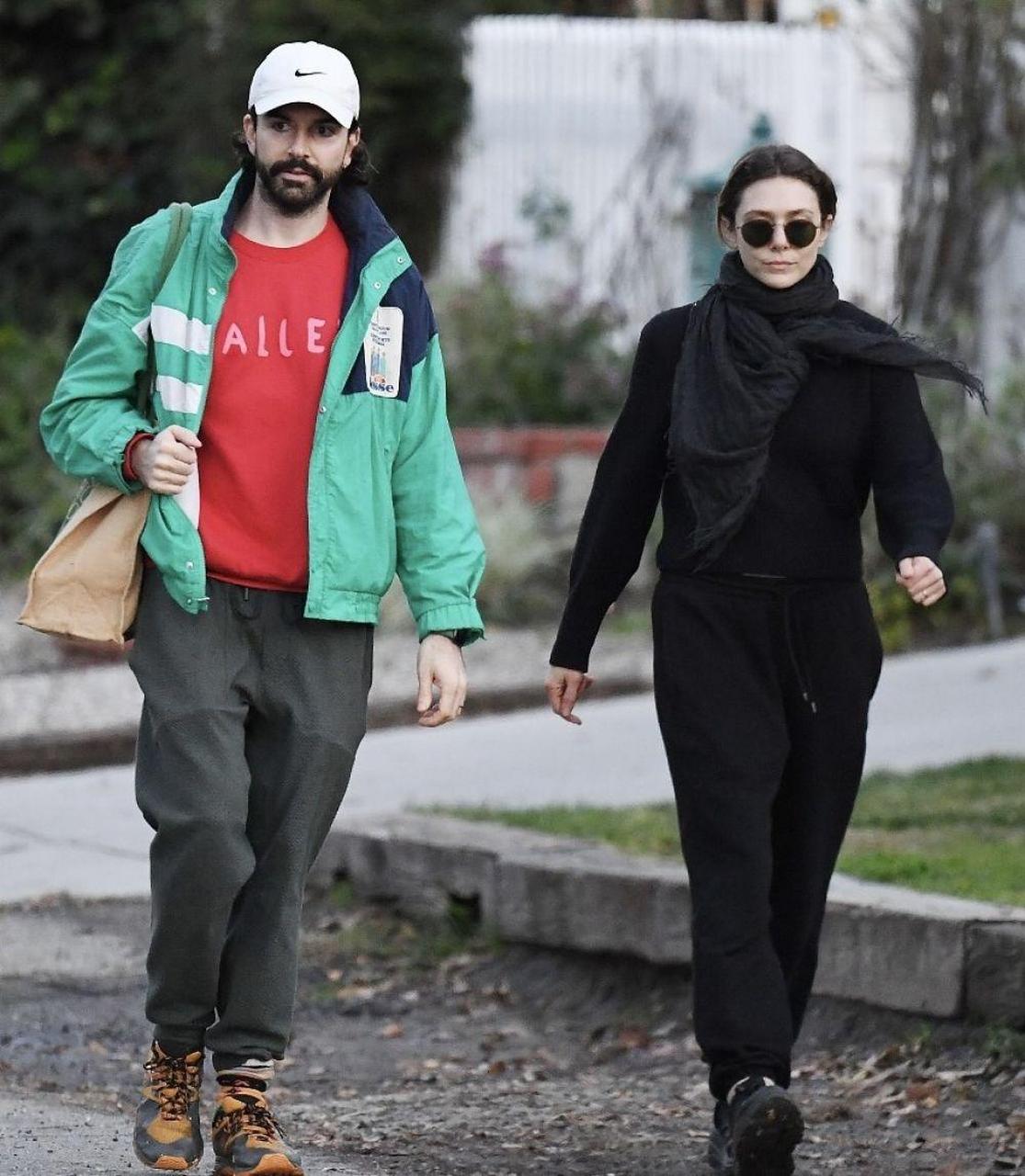 奥妹和老公robbie arnett在la外出