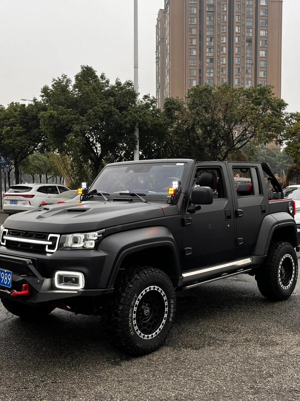 柴油bj40敞篷版.看看拆完软顶的bj40长什么样 简直太酷啦!