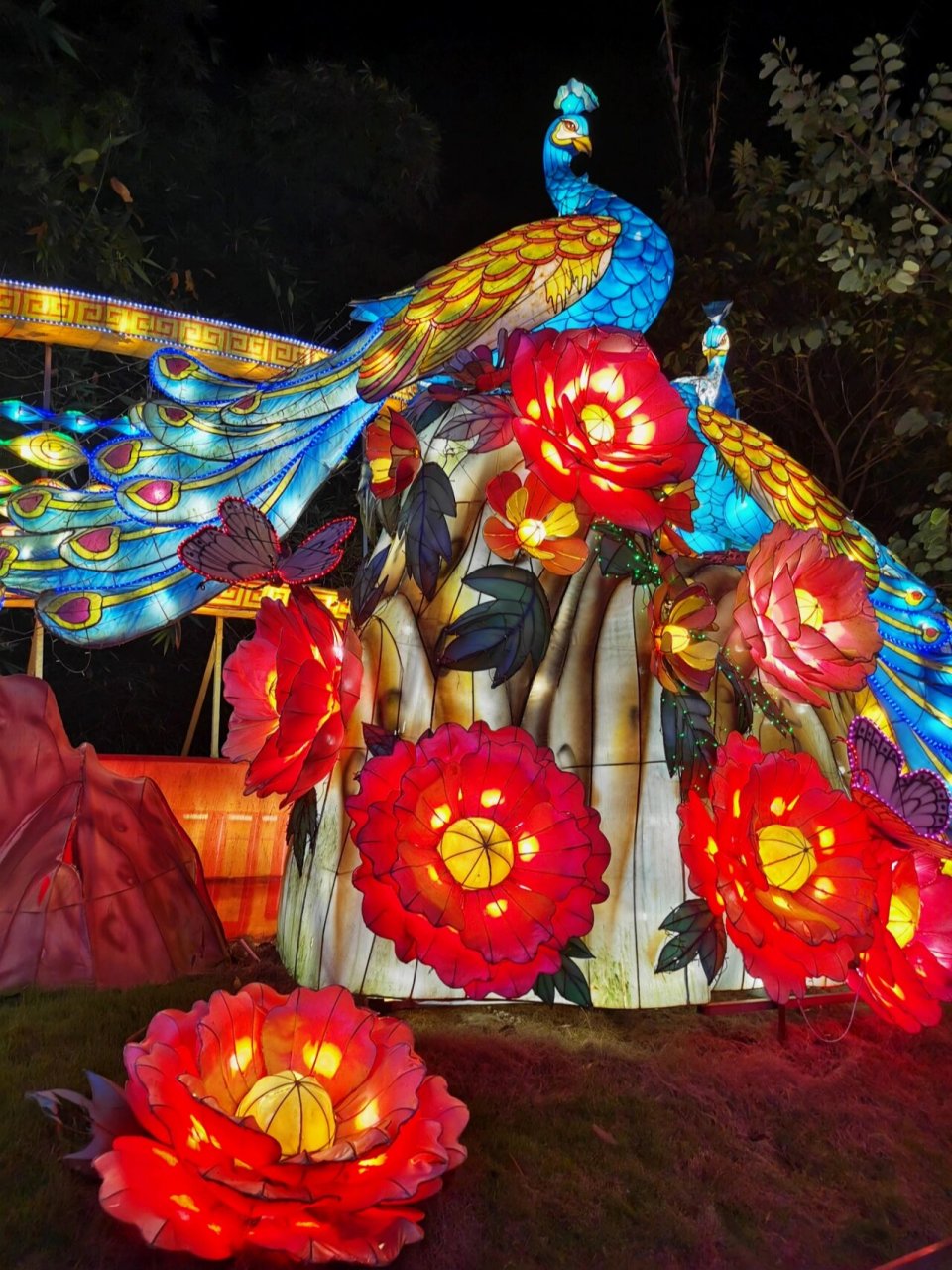 93中秋节赏花灯好去处|青秀山花灯秀 "海上生明月,天涯共此时" "