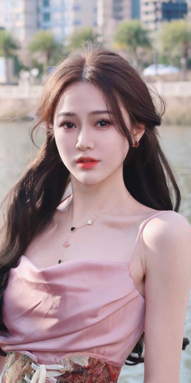 演员苏娜壁纸组图,甜笑怡人