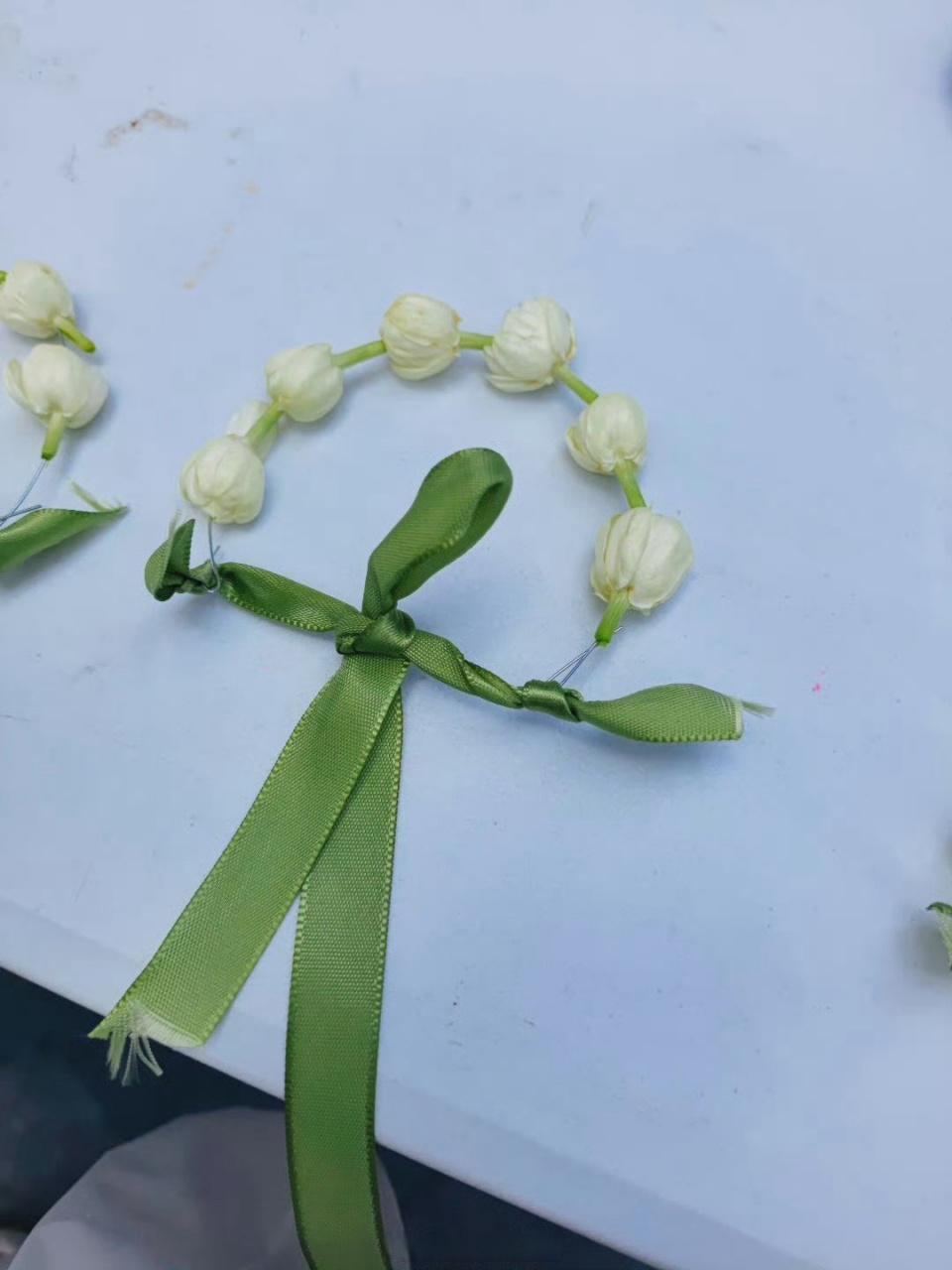 茉莉花手环成合肥人新宠#茉莉花又有莫离的意思,携带茉莉花手环腋给