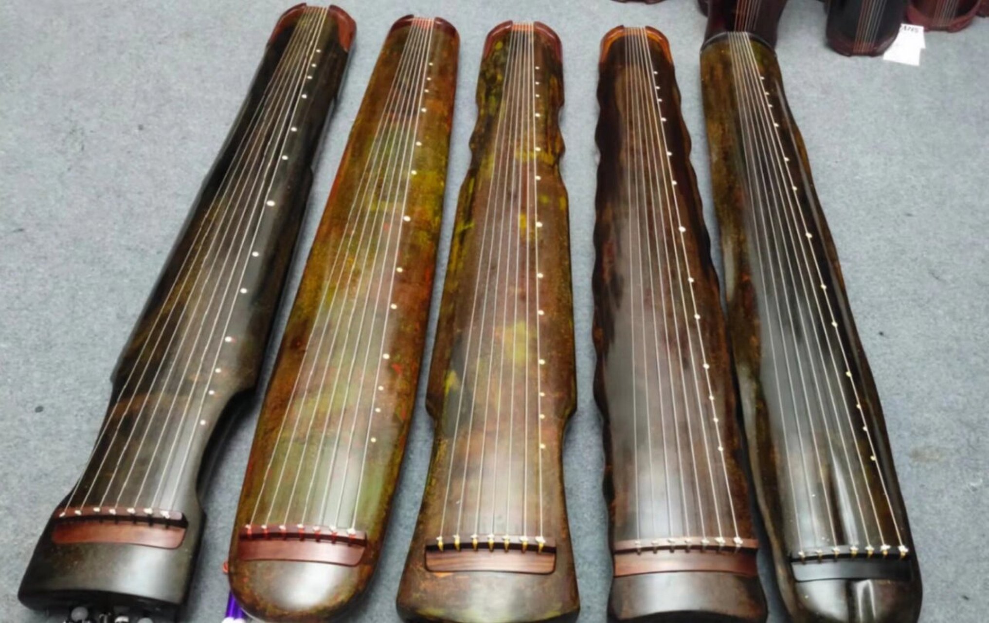 古琴关于泡桐和青桐的差异!