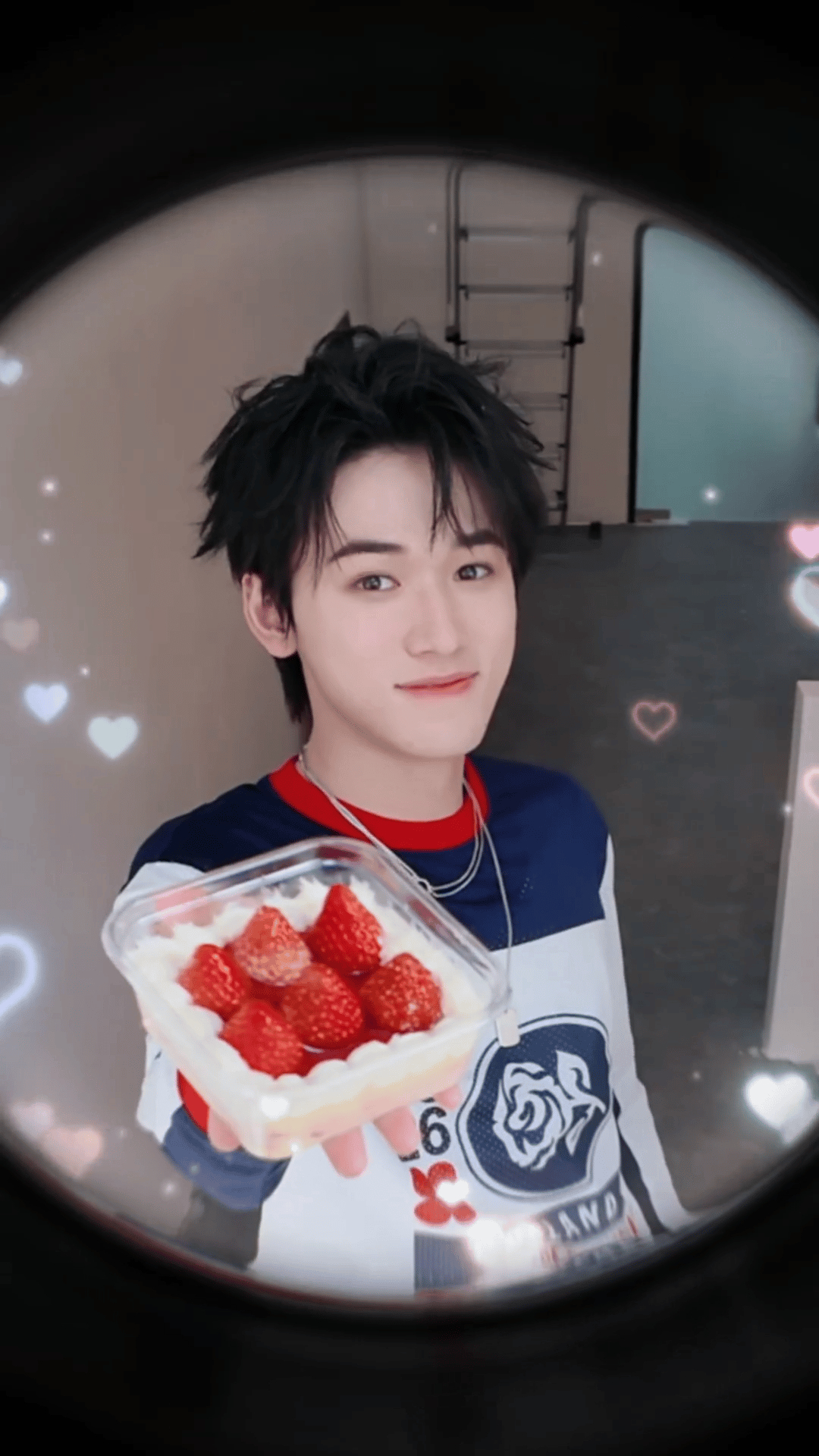 宋亚轩情人节叫粉丝宝贝# 速来接收这个宇宙超级无敌小甜豆送来的