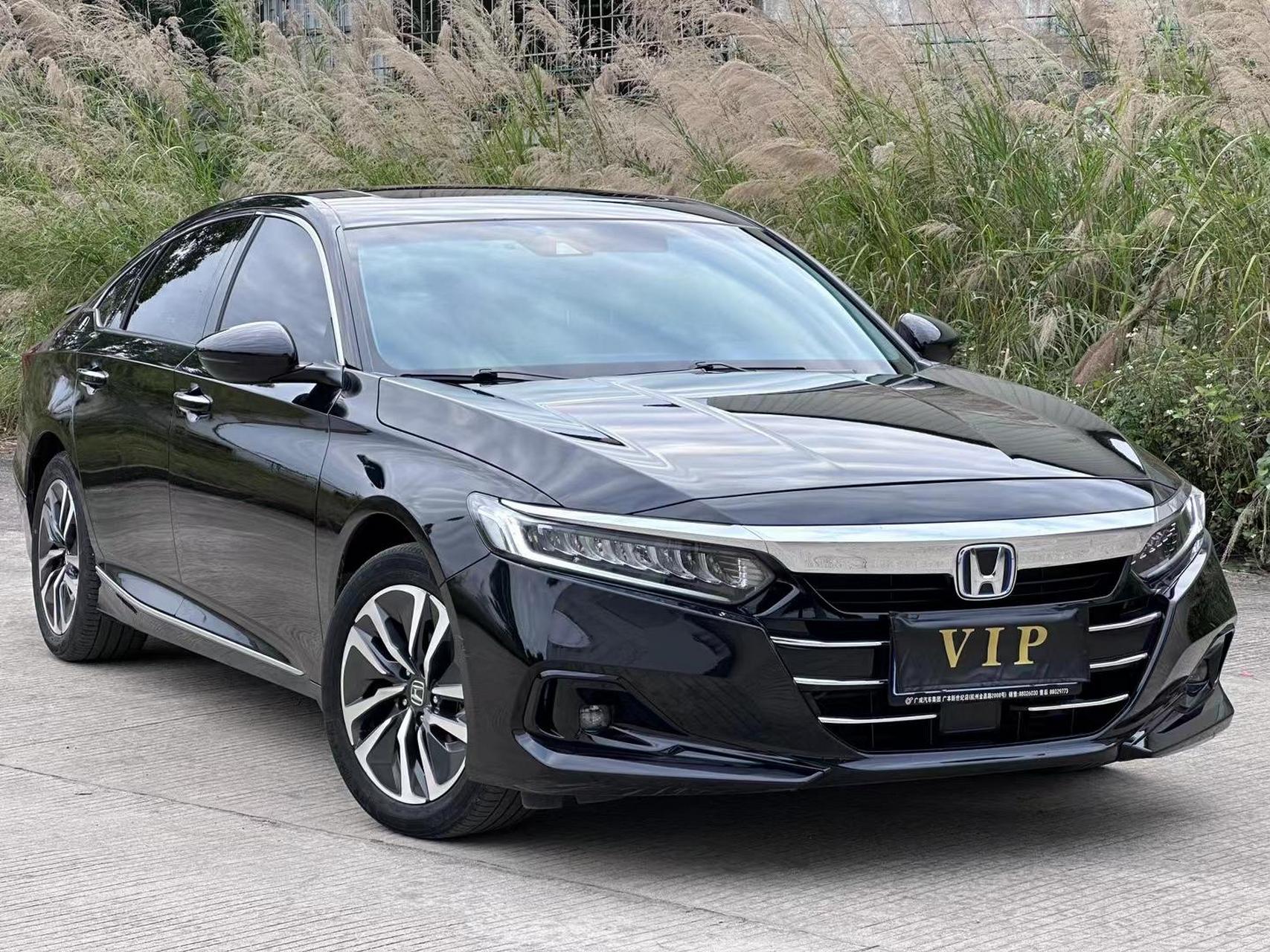 0l油电混合 锐领版,美女一手自用车,行驶5万公里,整车成色极佳,内饰