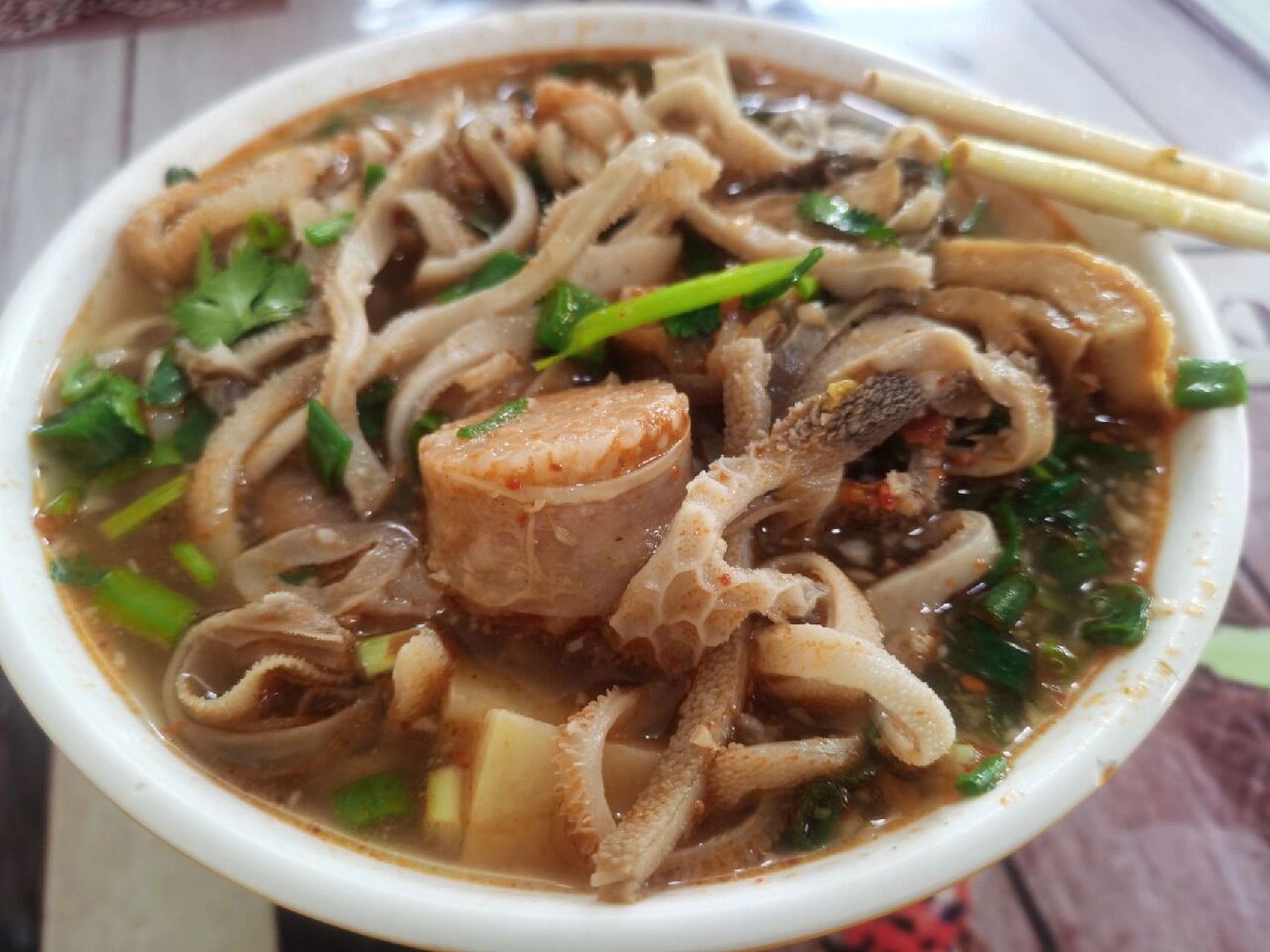 伊宁六星街美食–蓝墙和古兰丹姆 伊宁六星街不只有各种颜色的美景