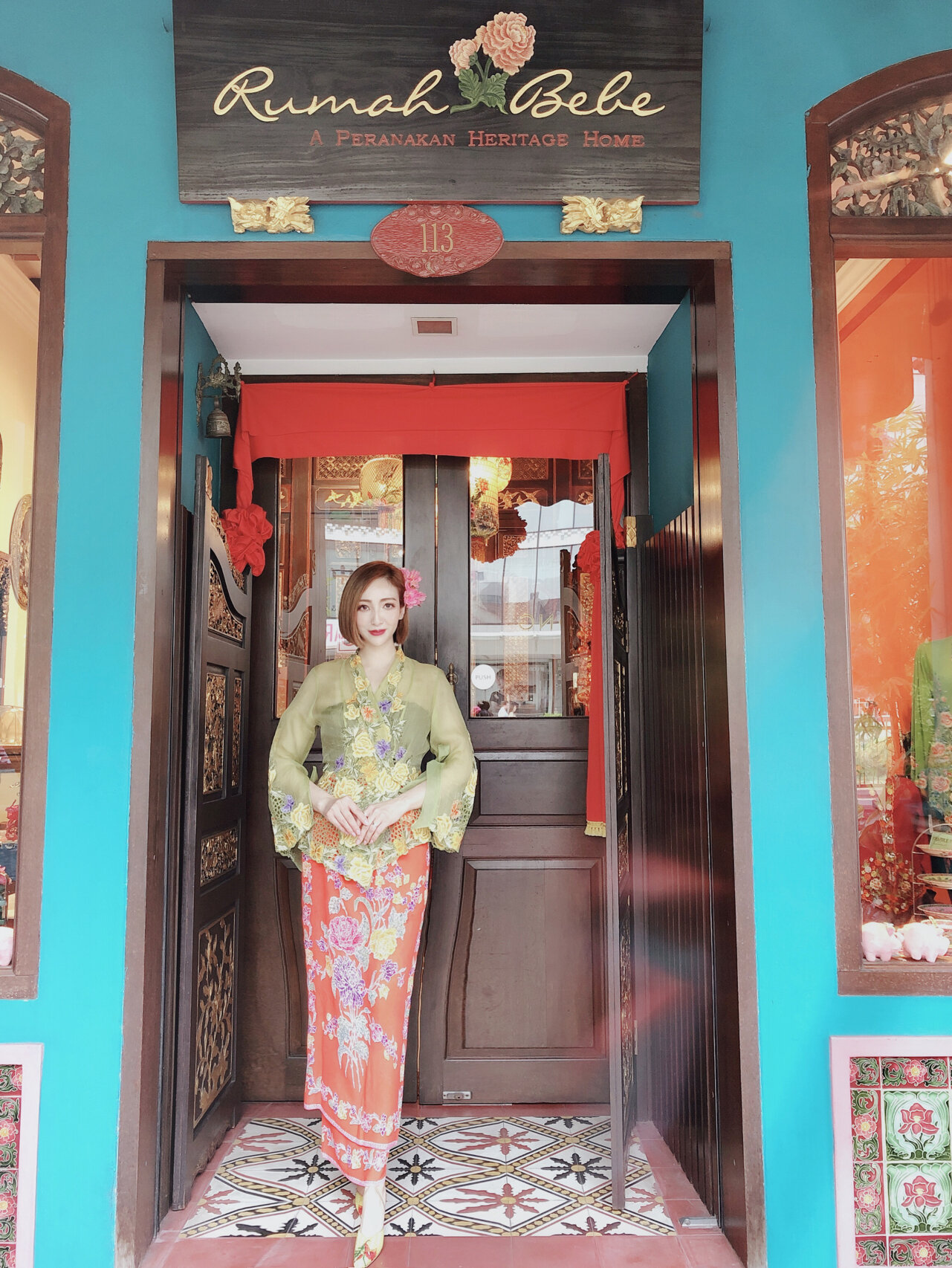 新加坡传统小娘惹服装# 我平时喜欢美妆,服装,所以会尝试很多不同的