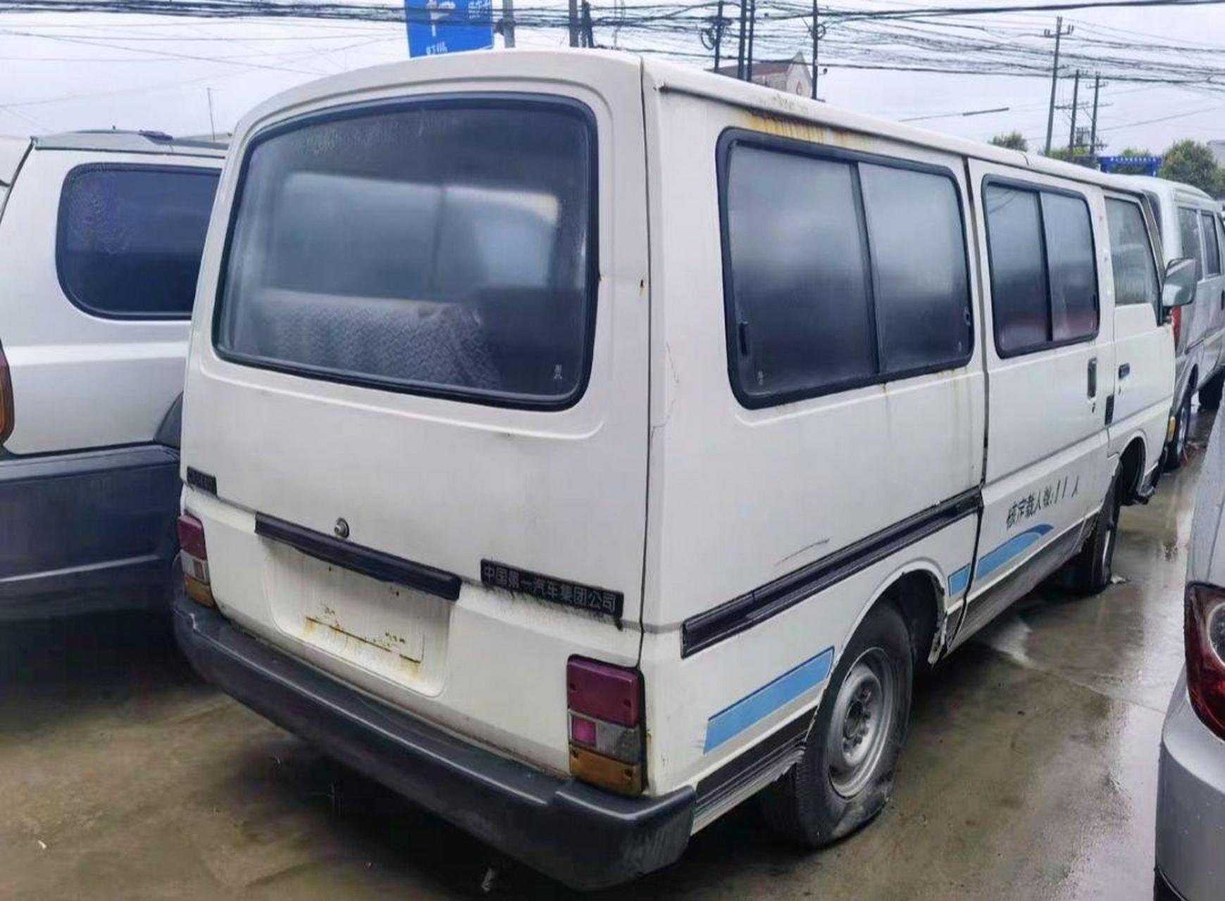 童年回忆 #一代人的回忆 #怀旧 一汽解放ca6440   面包车   一代鹊哪