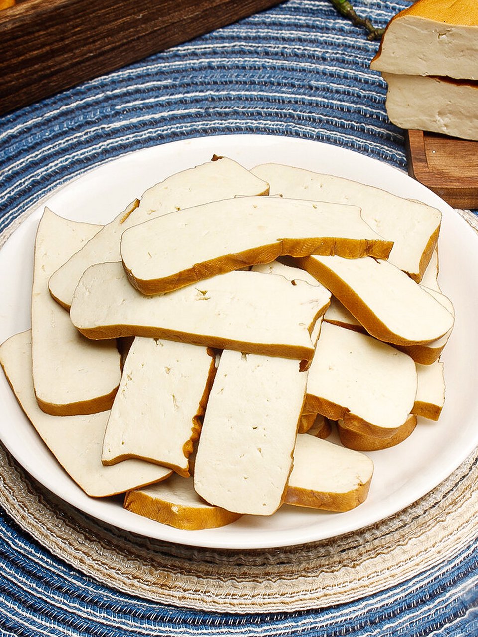 湖南省特产 - 攸县香干 攸县香干是湖南省著名的特色传统豆制品,发源