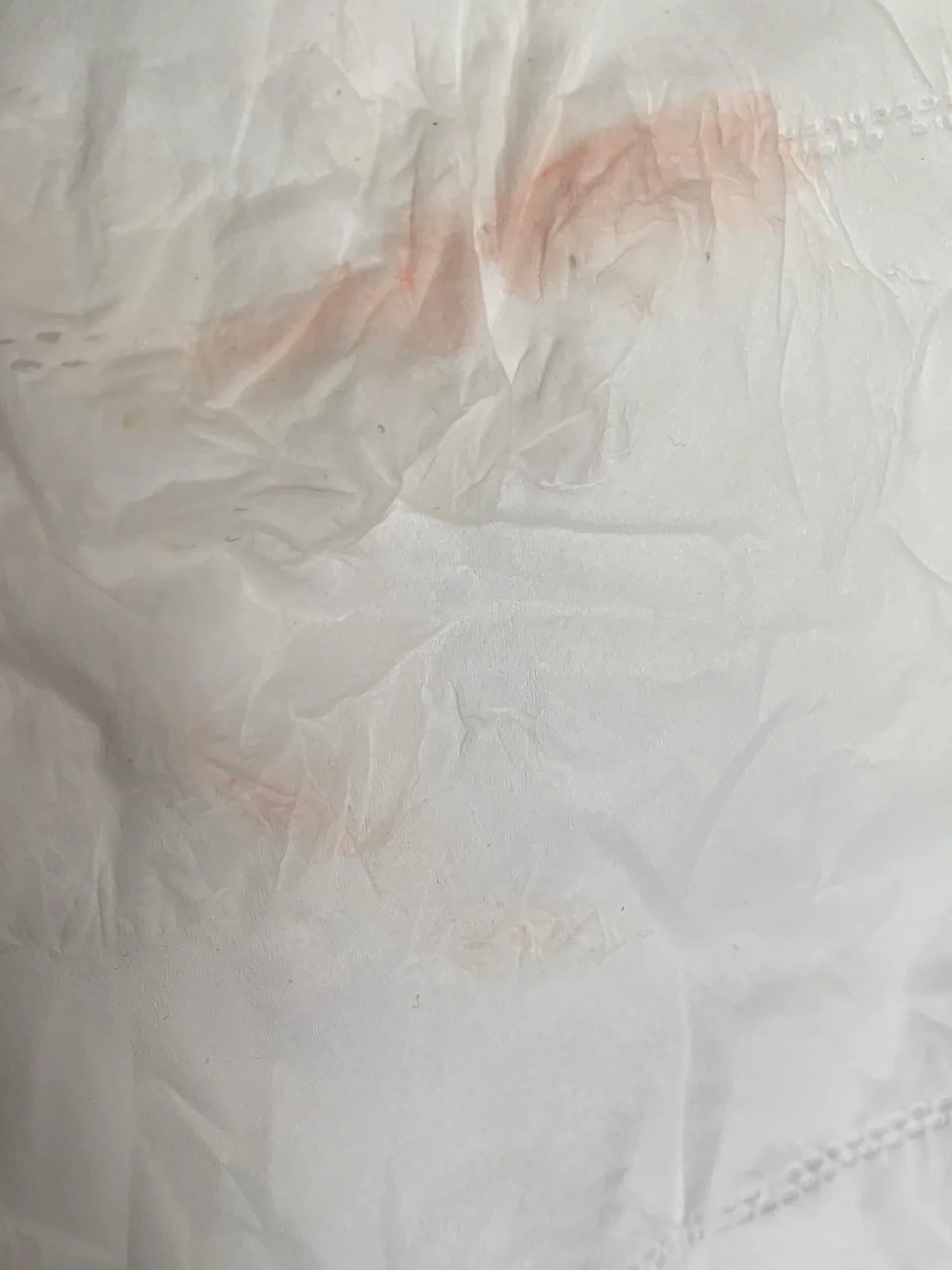 非经期出血 有人可以帮忙看看怎么回事嘛 不是姨妈期不是排卵期就出血