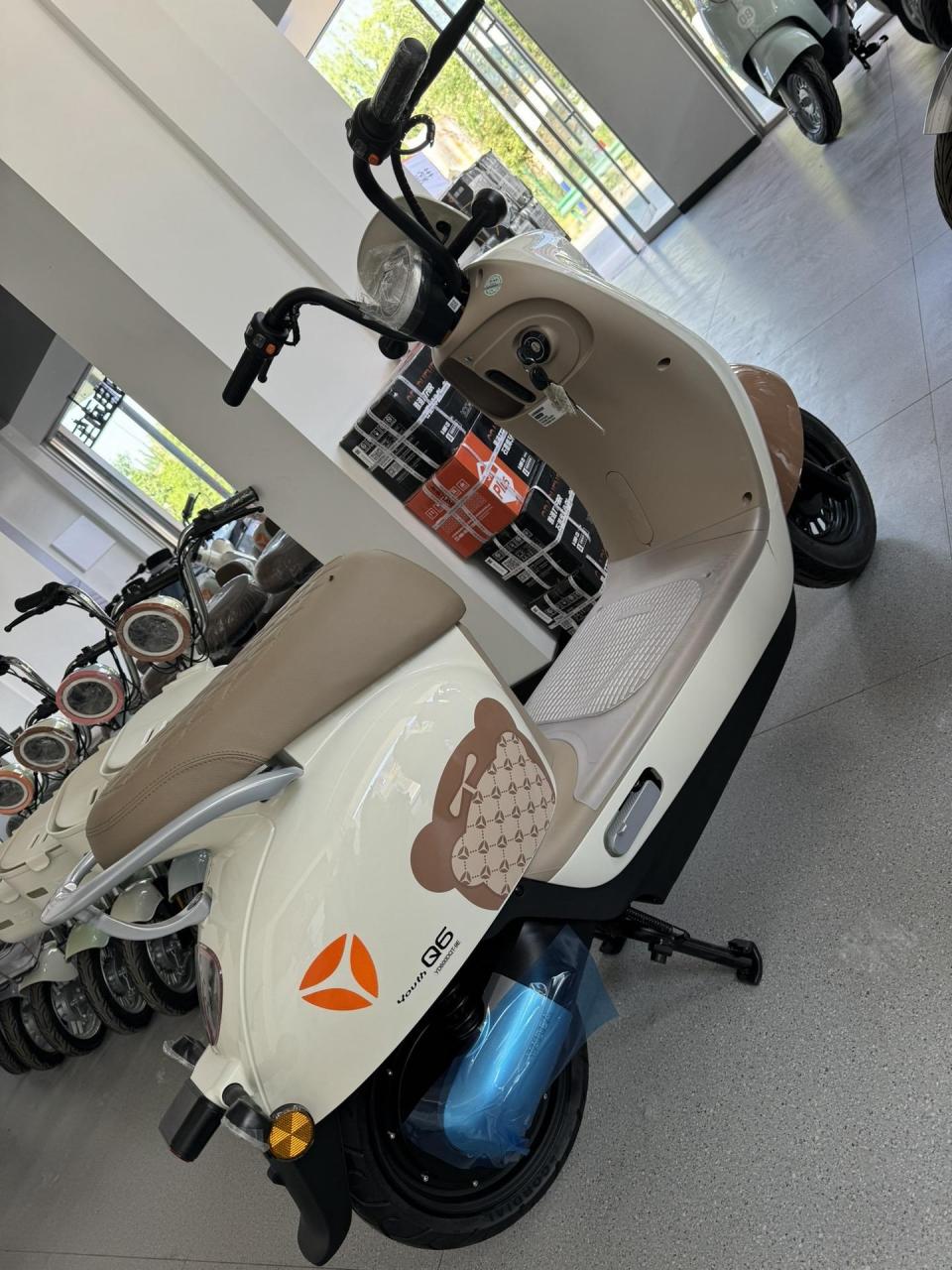 不是奥迪开不起,是雅迪更有性价比96 雅迪q6青春版轻摩,nfc智能刷卡