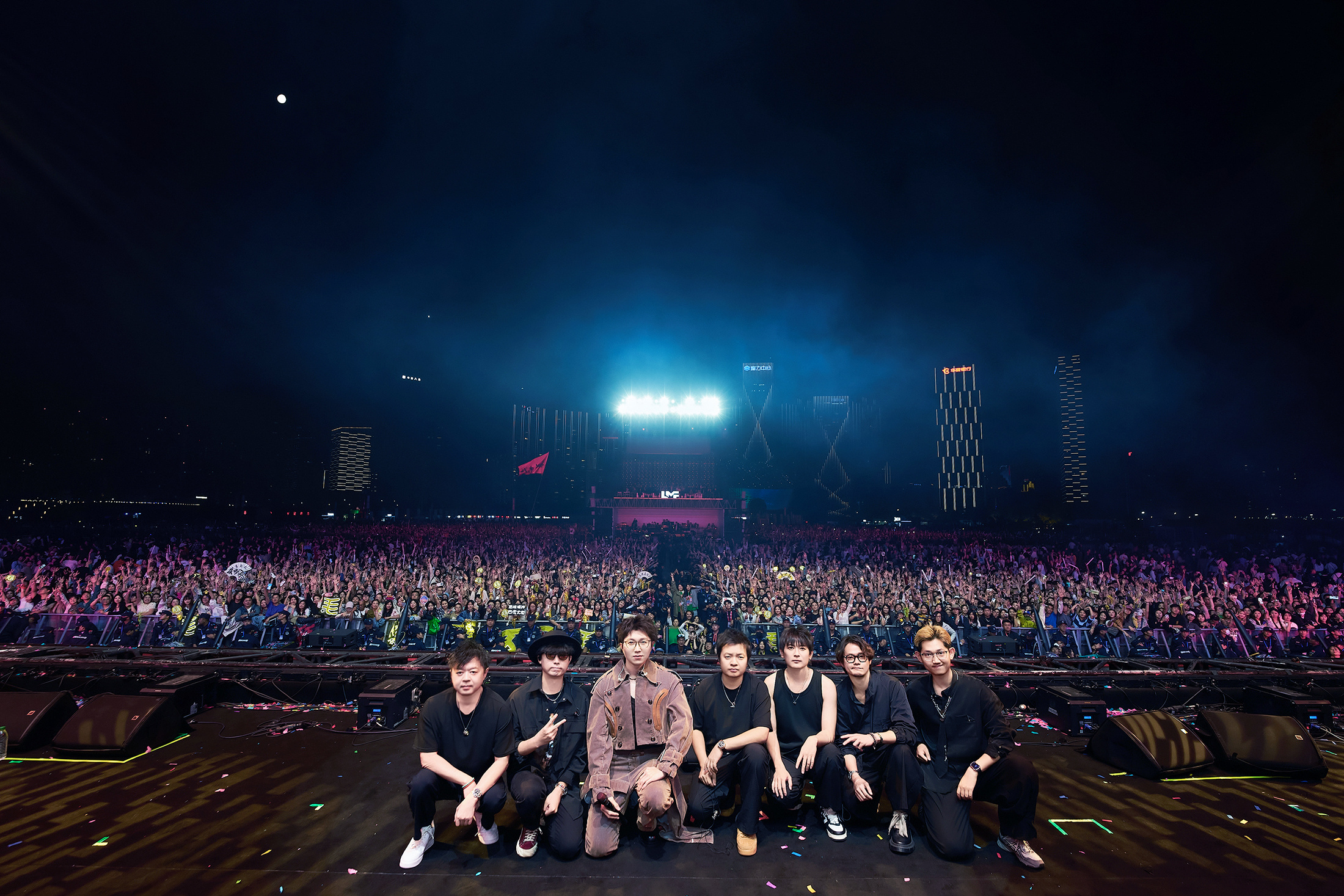 把今晚相见的收进漂流瓶,大海替我们收藏