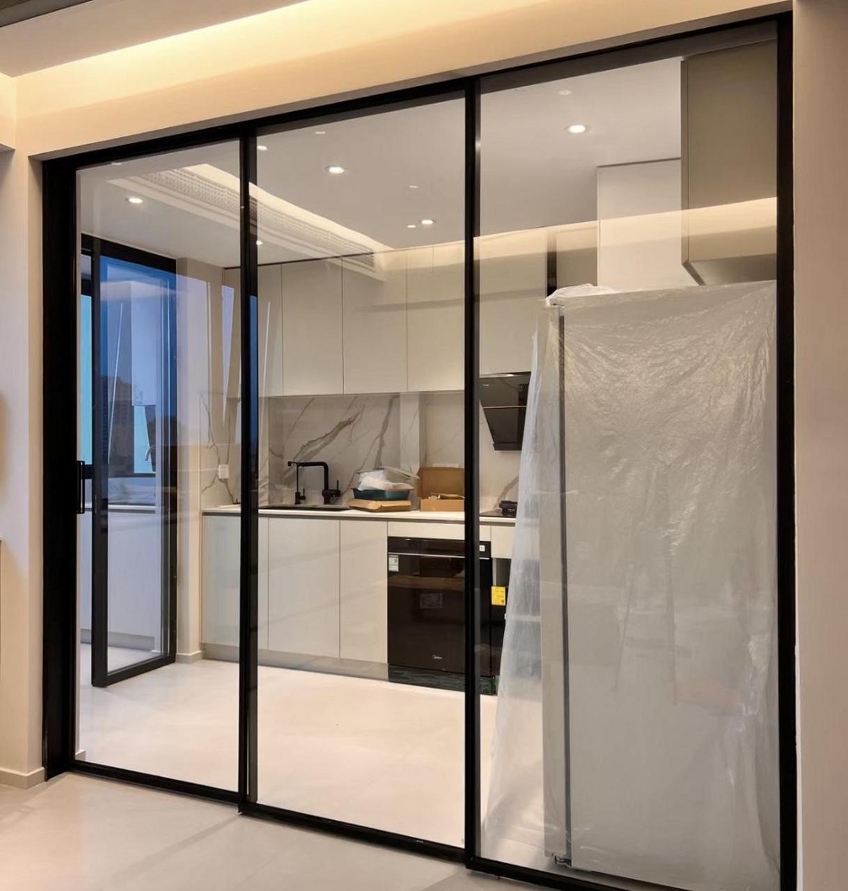 邻居家的厨房玻璃门上贴了这个!好好玩呀