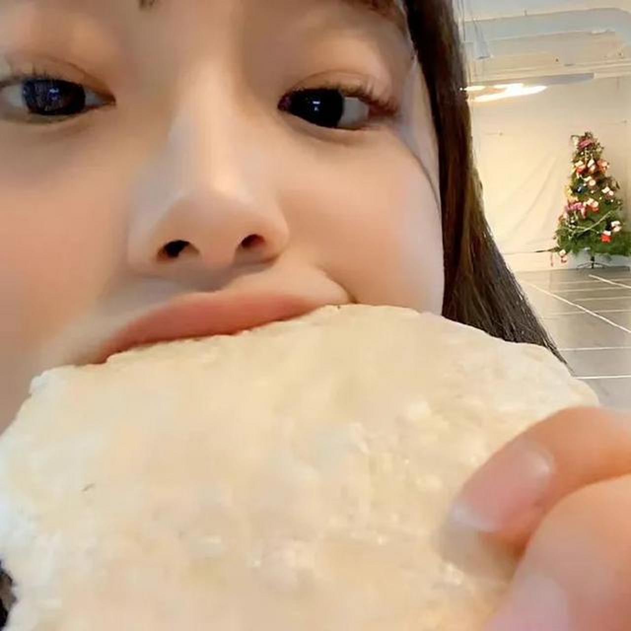 《傻子》by苏玛丽小说  內容簡介: 晚风家里捡了个男人回来.