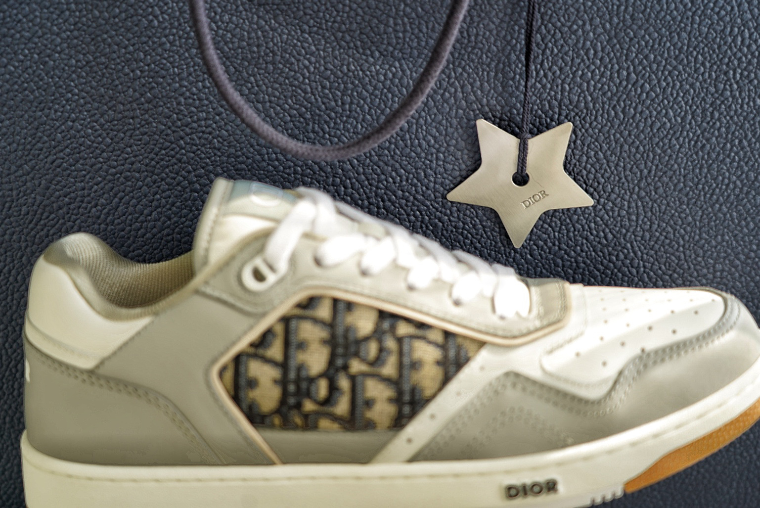 花钱也难定的99系列,种草dior b27 要命了,大爆款dior b27的配色一