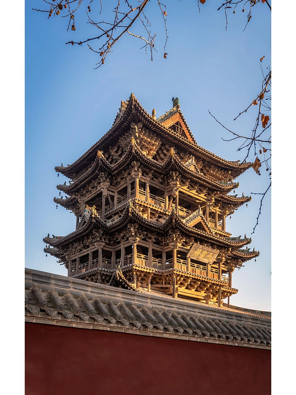 中华第一木楼——飞云楼 被称为"中华第一木楼"的万荣县飞云楼,体量并