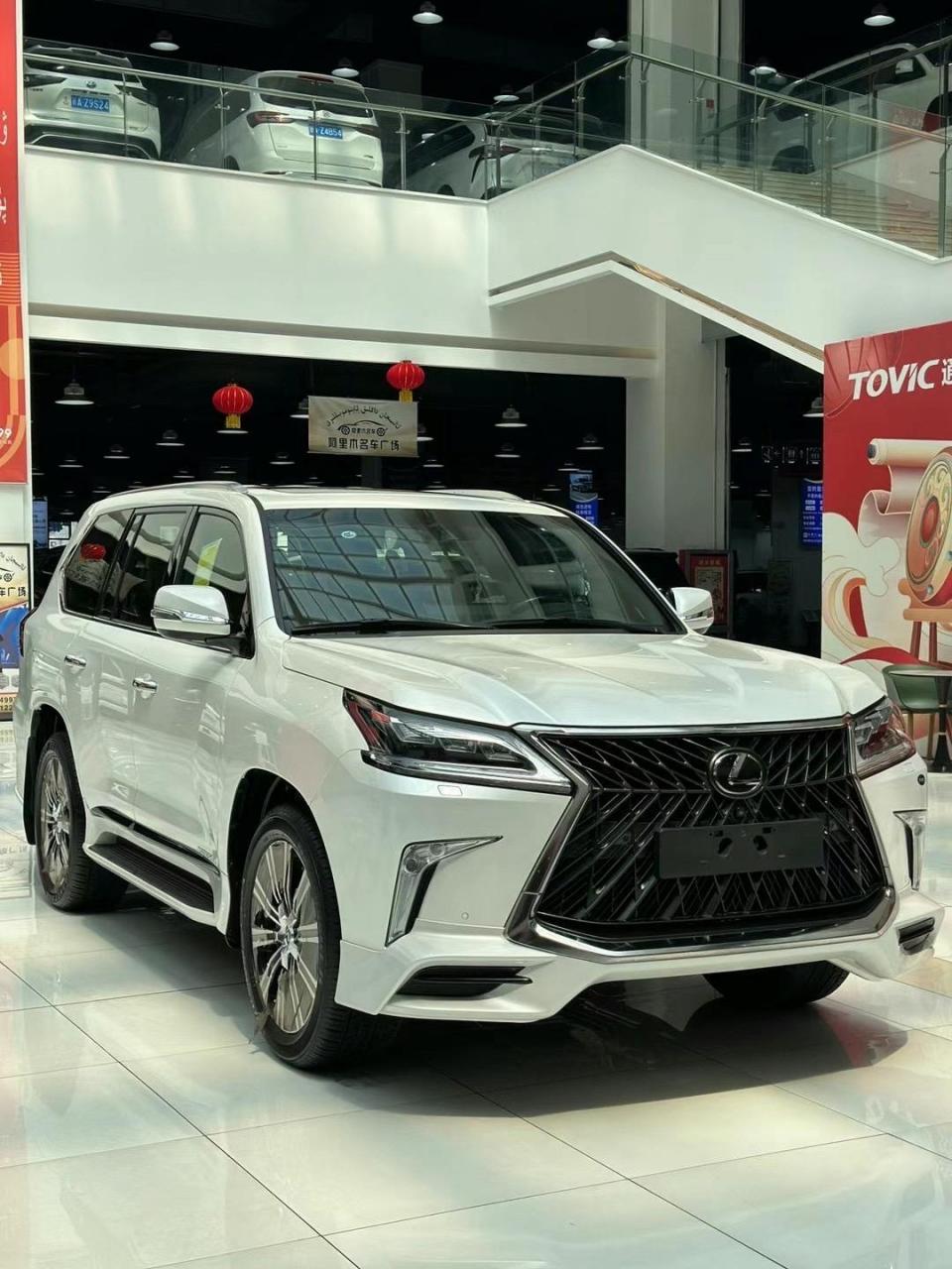 最新到店2024年2月上牌 全新雷克萨斯lx570 中国第一新!