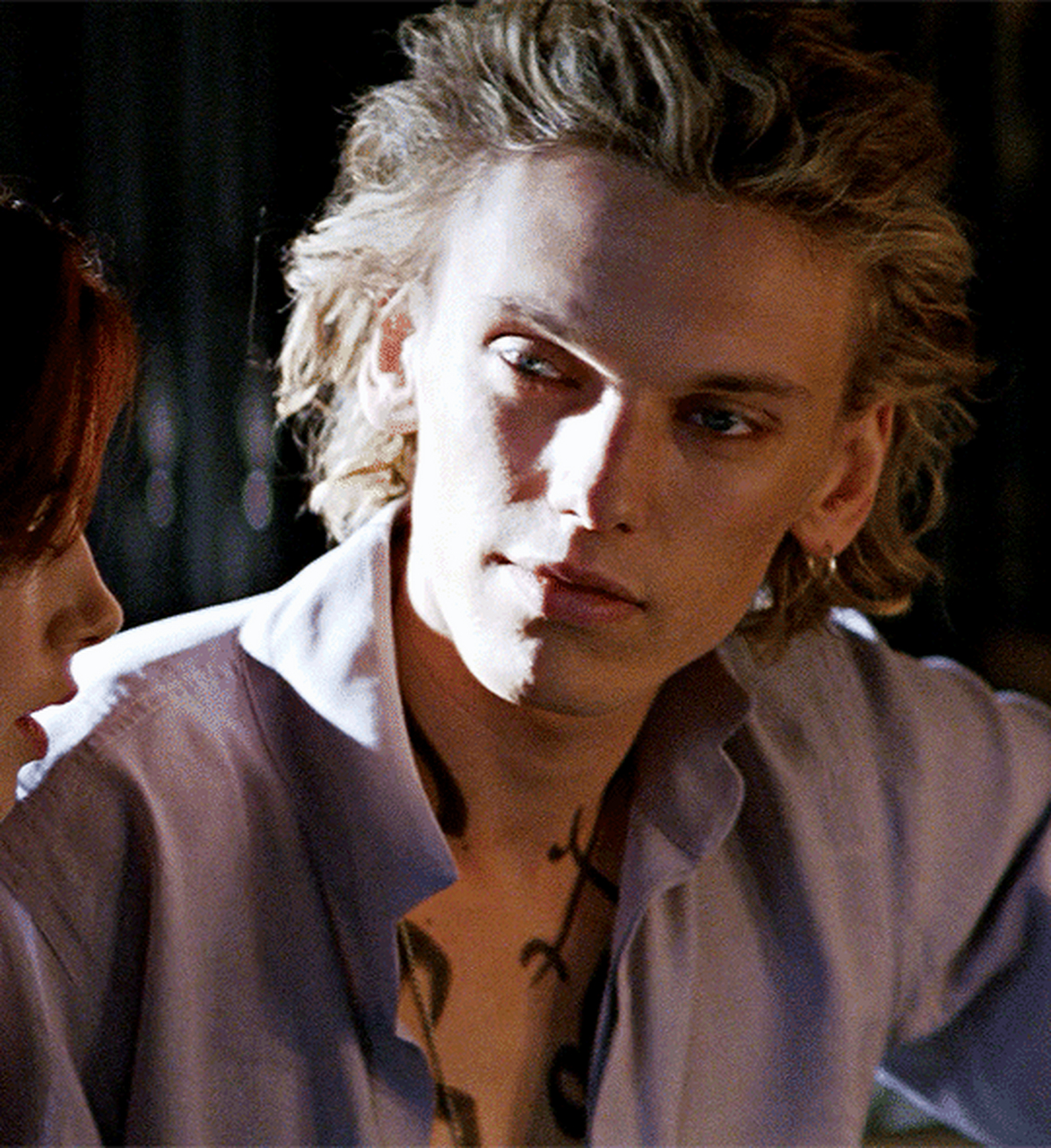 2013年电影《圣杯神器:骸骨之城》里的杰米·坎贝尔·鲍尔