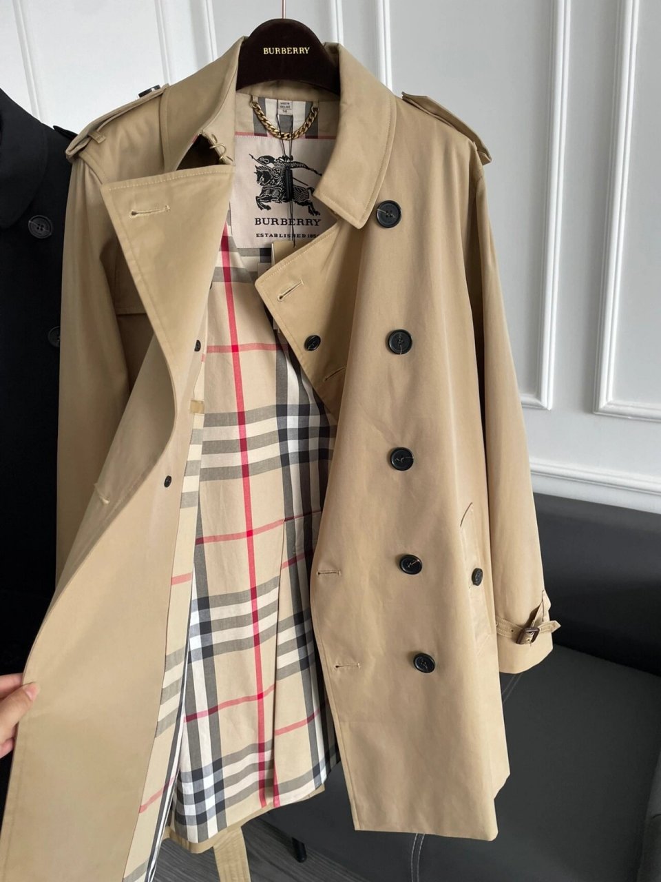 burberry经典肯辛顿系列中长款男士风衣03 9799一件永不过时的