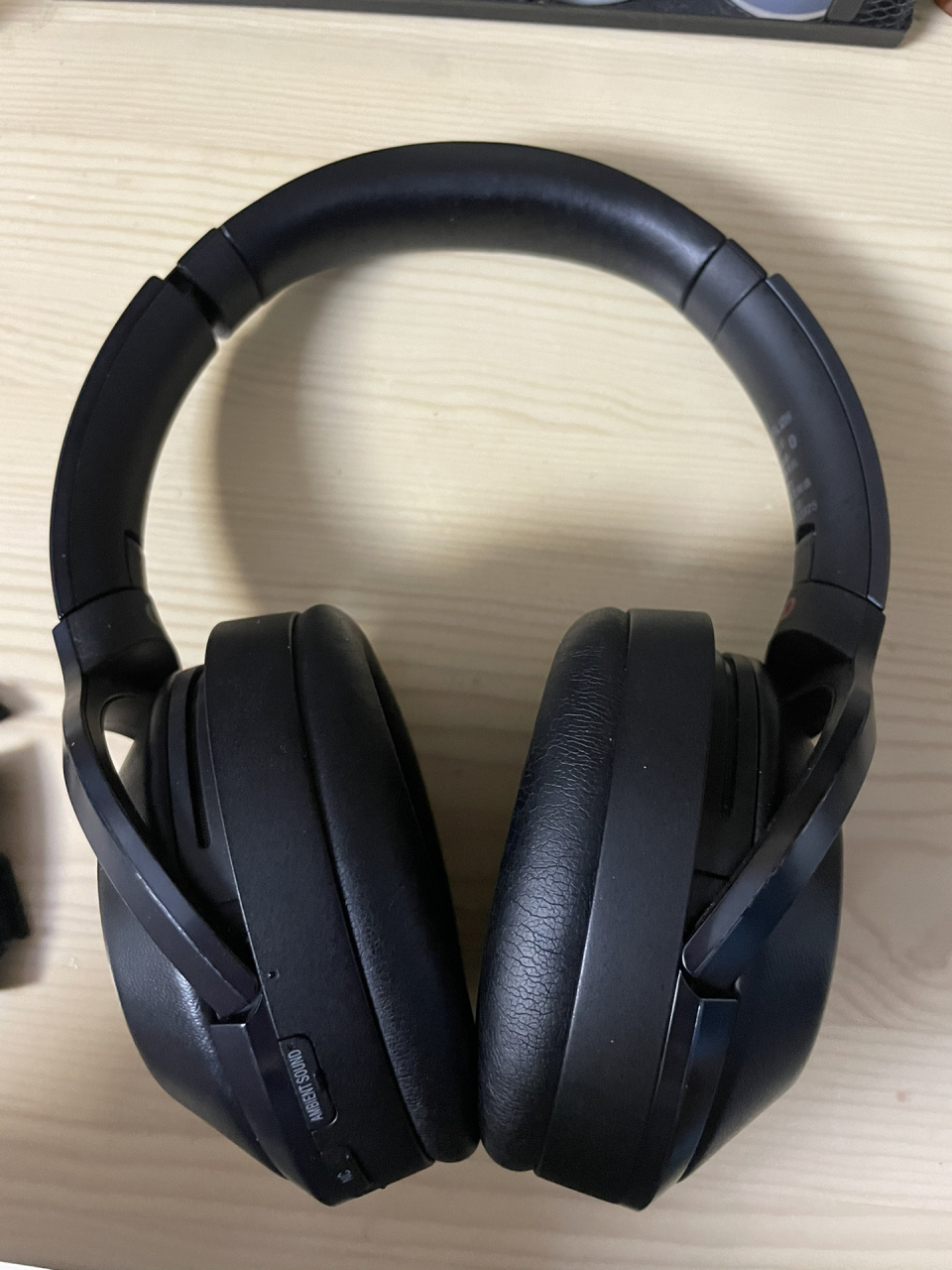 索尼头戴式耳机断梁维修 我这个耳机是17年买的,一直在用,真的是非常