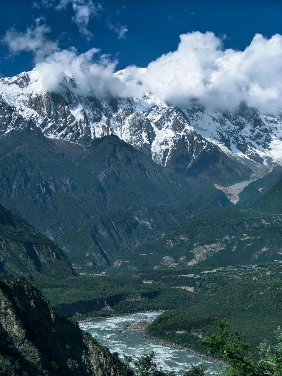 南迦巴瓦峰是十人九不遇的羞女峰,太幸运了能在雨季看到雪山全貌!