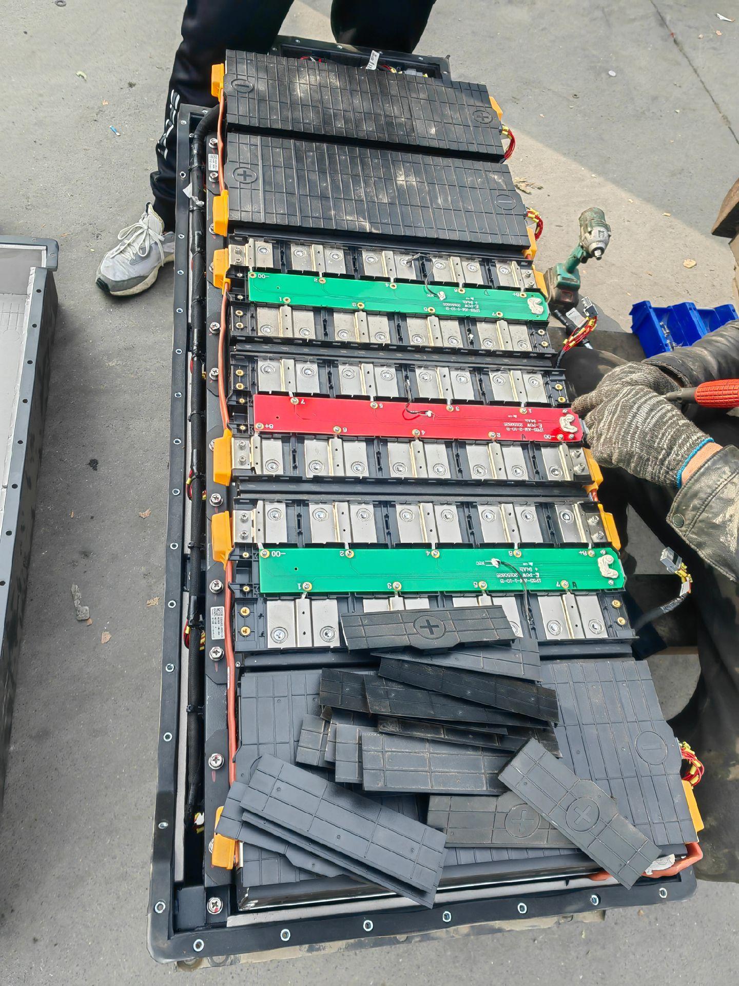 亿能电池单体欠压,压差故障修复