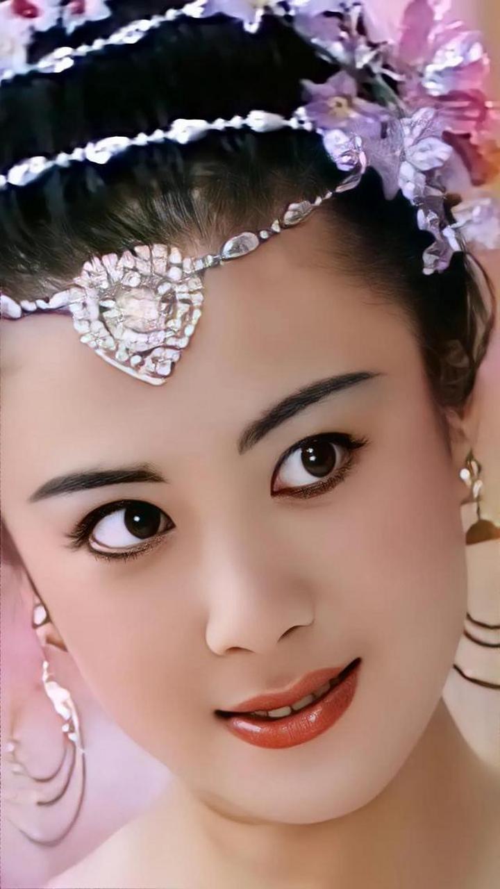 《封神榜》傅艺伟版苏妲己vs《封神第一部》电影娜然版苏妲己,哪个更