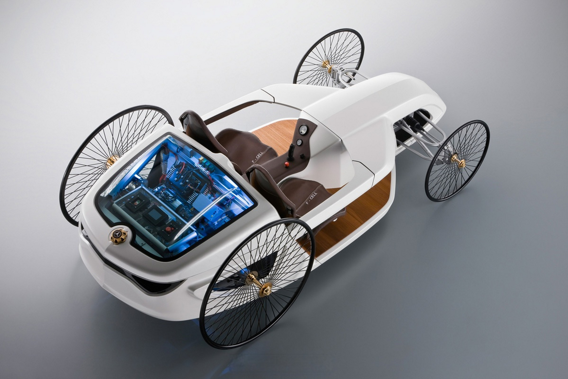 梅赛德斯-奔驰 f-cell roadster 一款氢动力汽车.