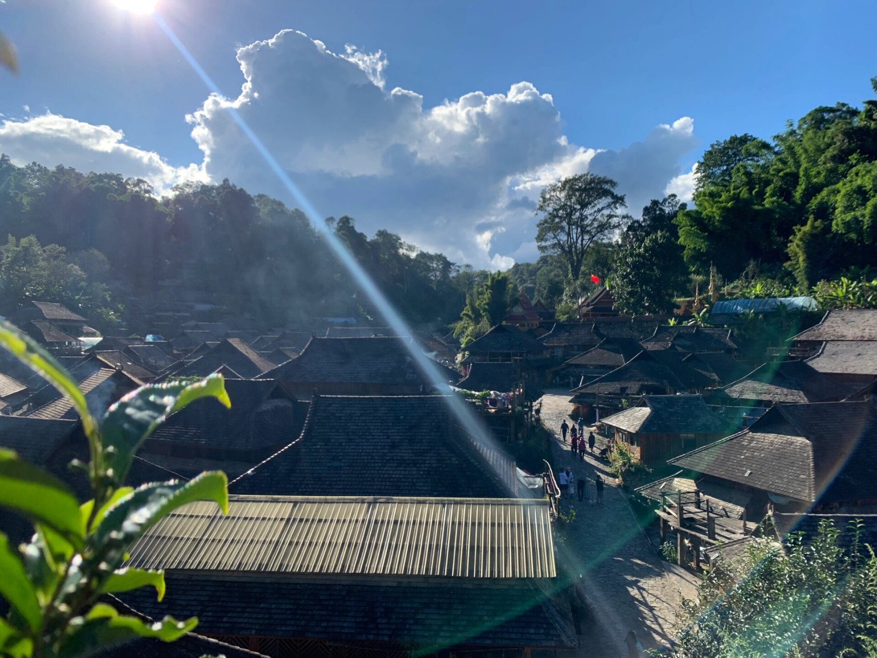 景迈山一(傣族小寨)糯干古寨 糯干在傣语里是"鹿饮水"的意思,寨子里有