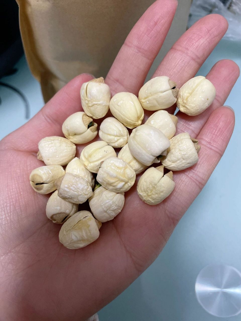 有懂的小伙伴么,市场硫磺熏的太多,也不是很懂,这种莲子好吗有推荐的