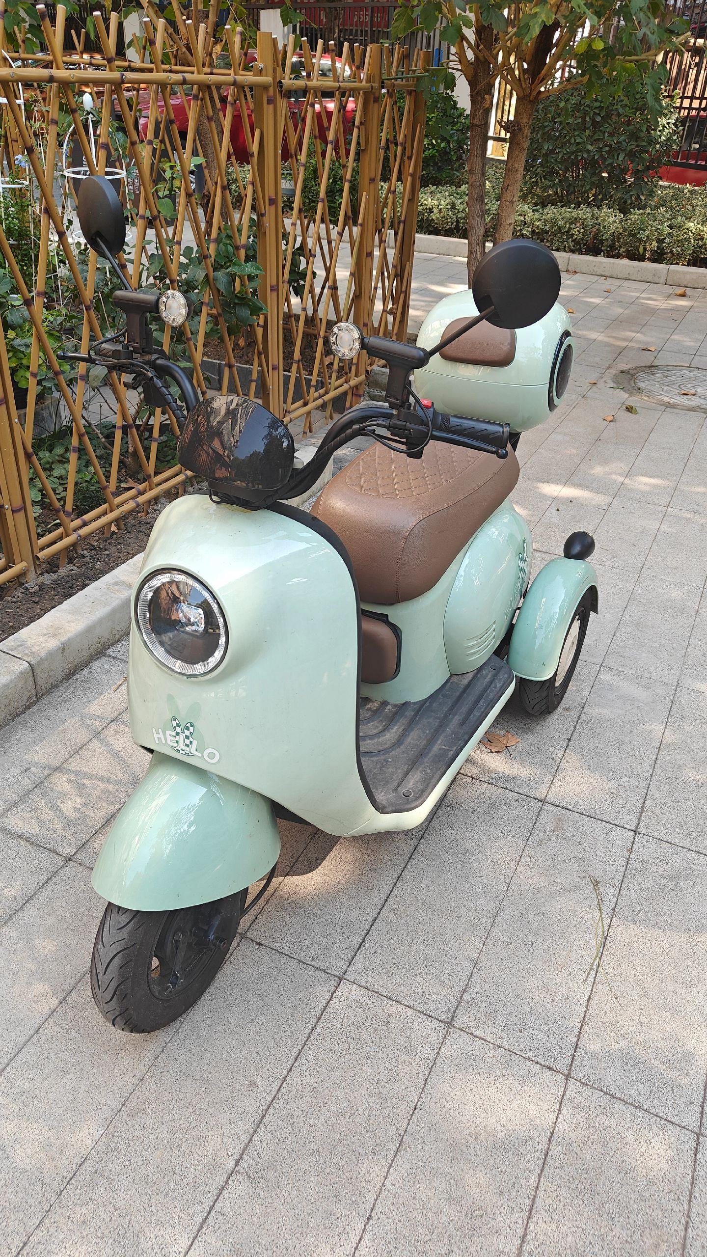 电动车电动三轮车转让,牌子是金时奇,当时买了3800多元,爷爷接送小孩