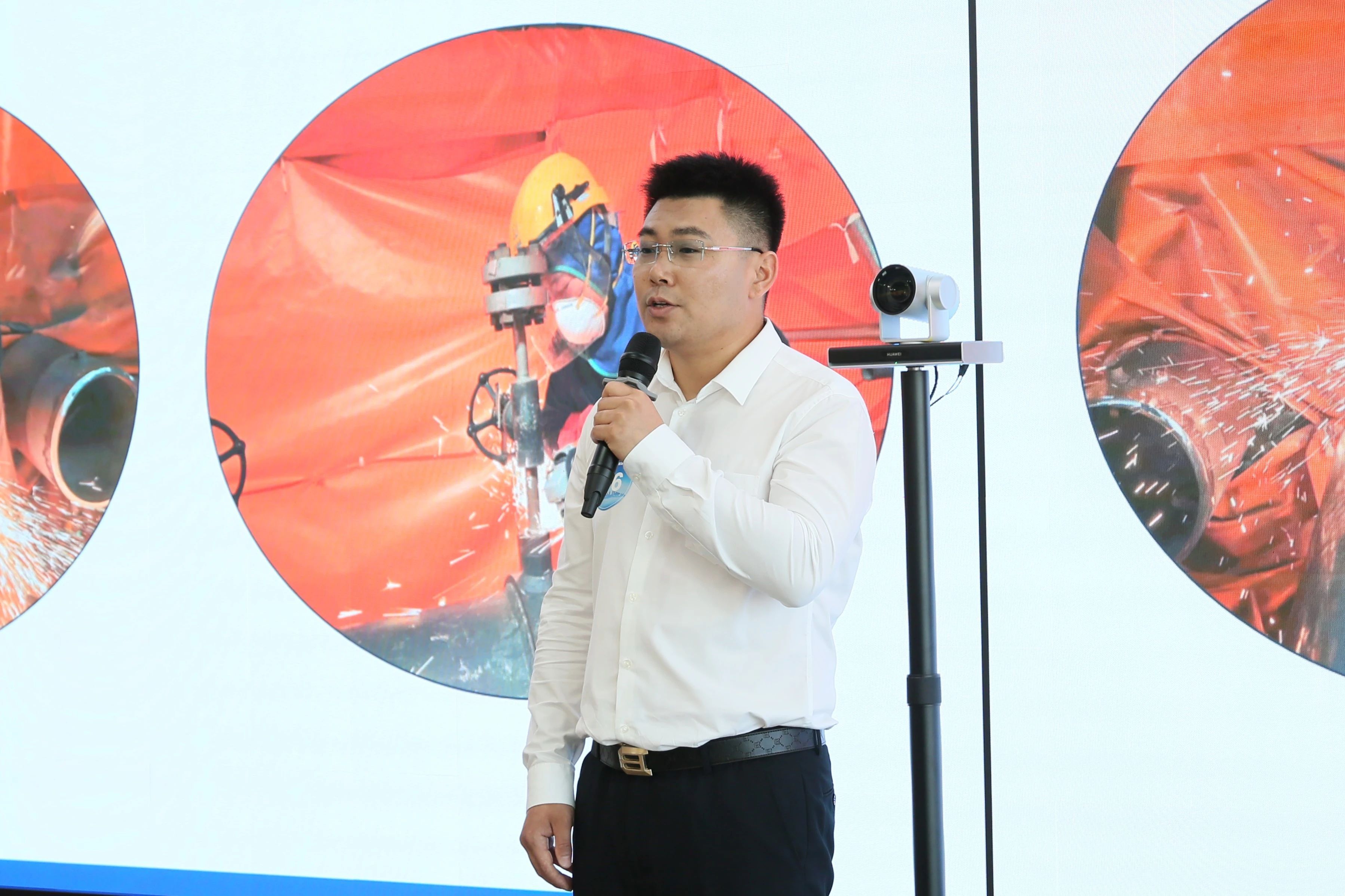 参赛选手紧扣主题,声情并茂,依托一件件鲜活的档案