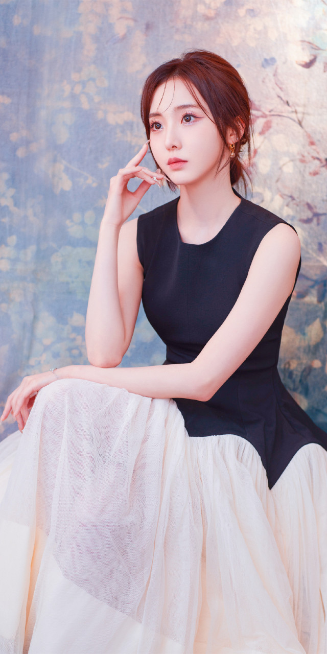 郑乃馨初春甜美穿搭写真壁纸图集