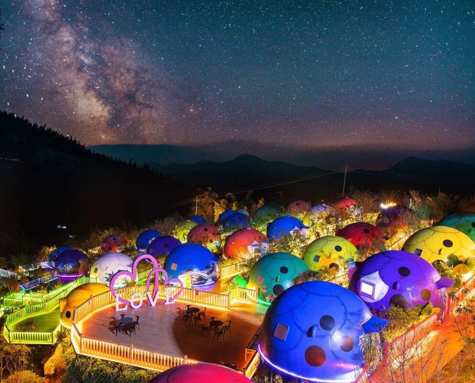 七彩官畲 【扒乐亲子旅游】漳州华安|七彩官畲,398元夜宿特色七星瓢虫